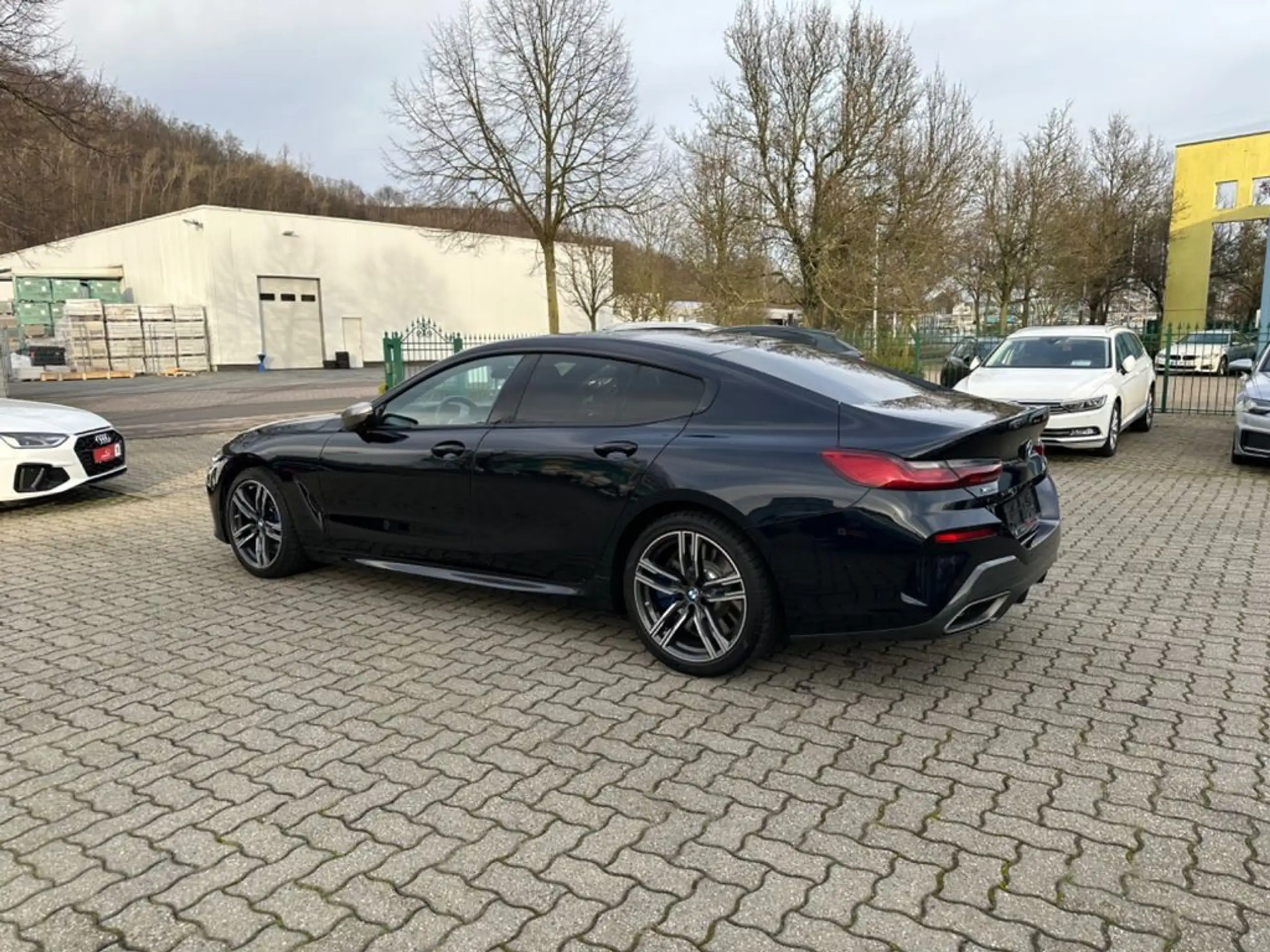 BMW - M850