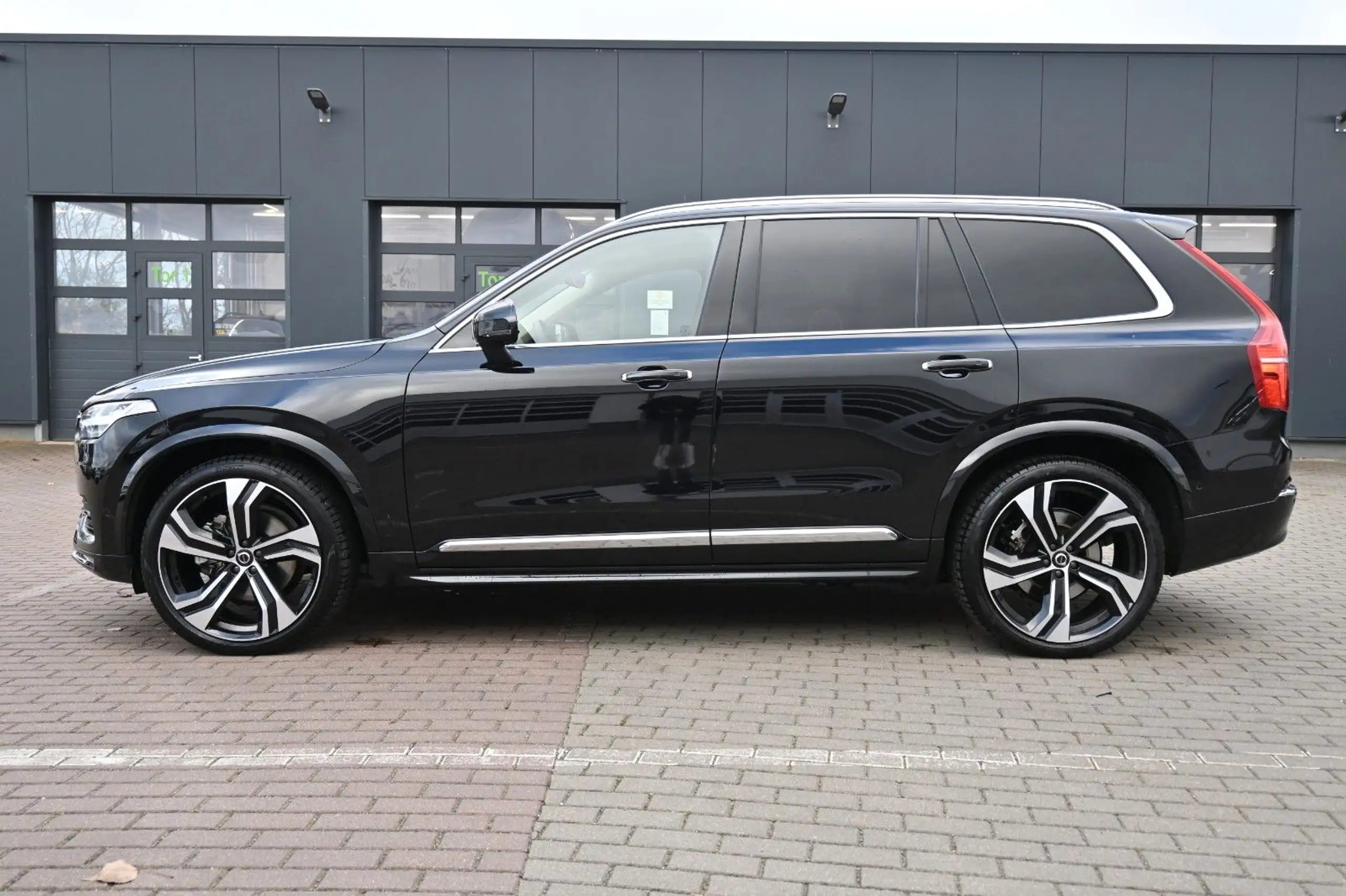 Volvo - XC90