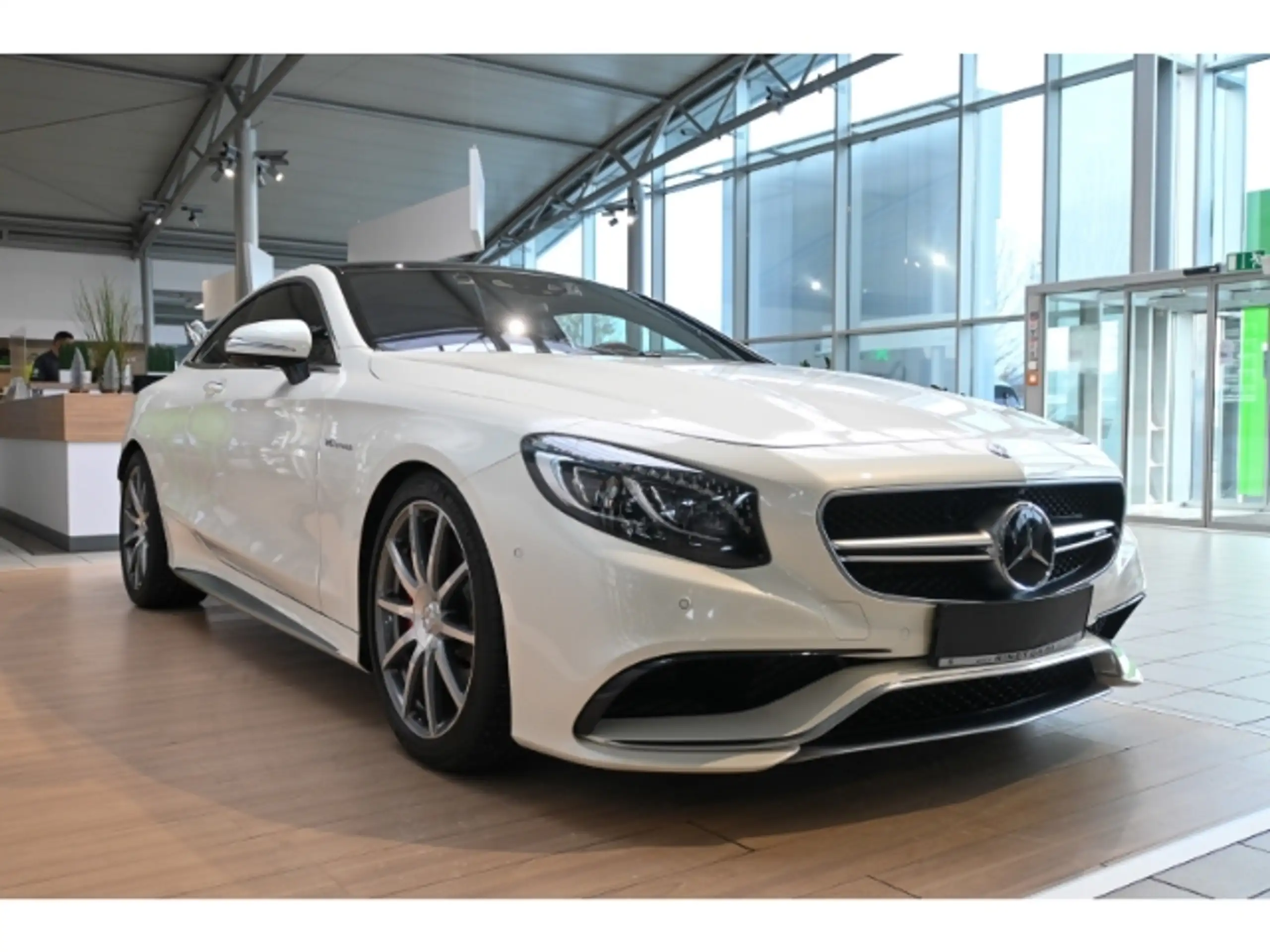 Mercedes-Benz - S 63 AMG