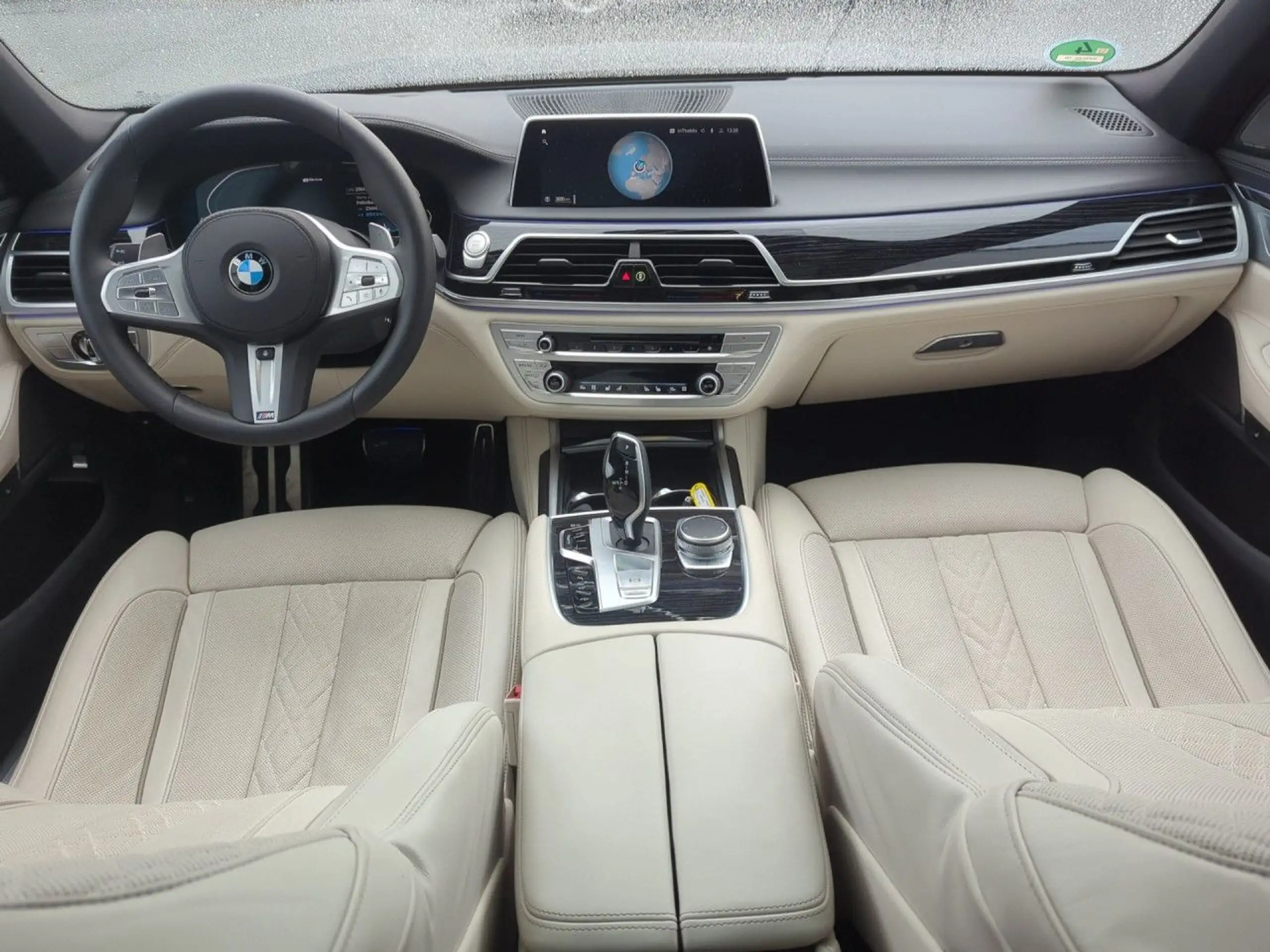 BMW - 745