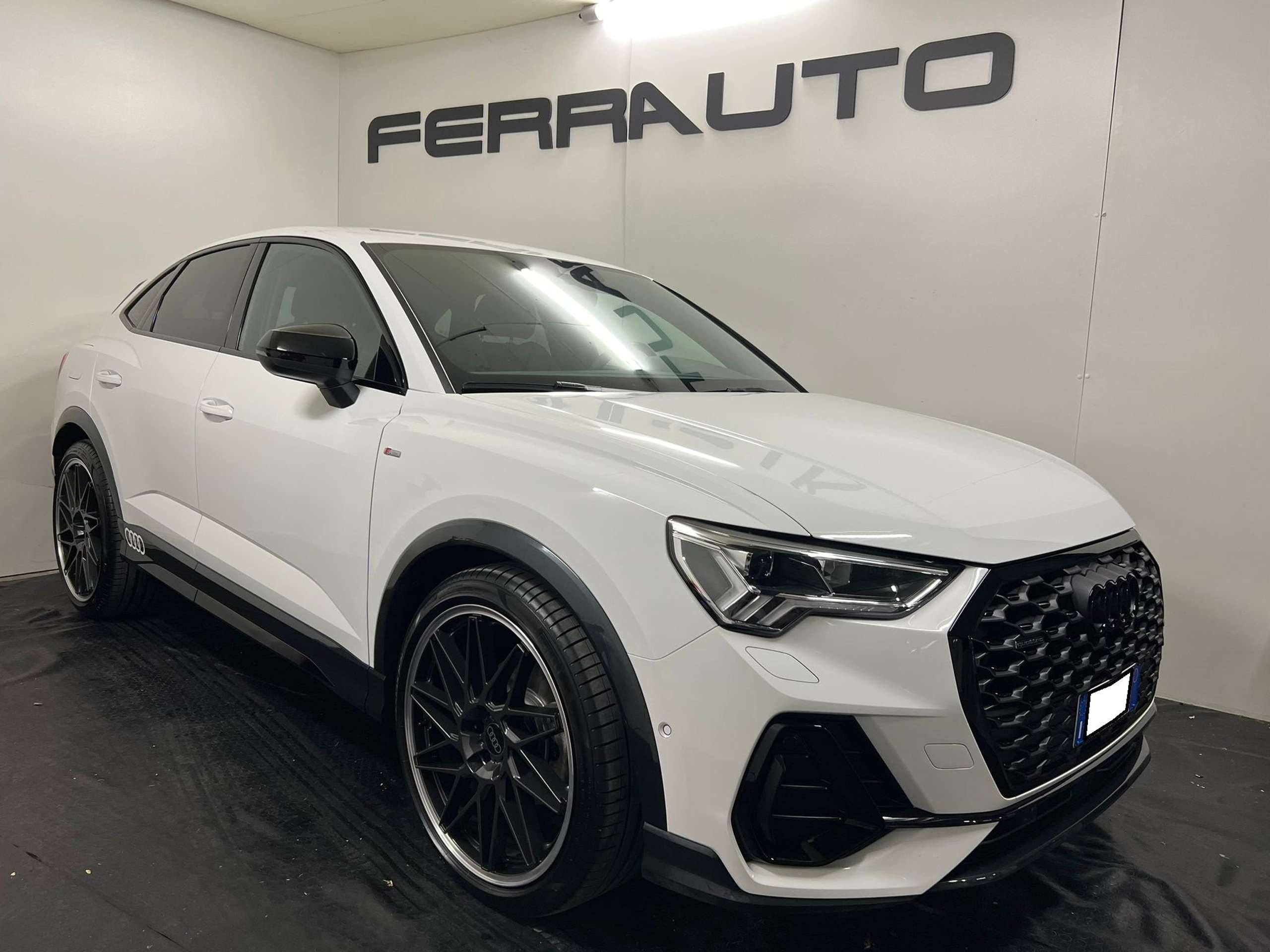 Audi - Q3