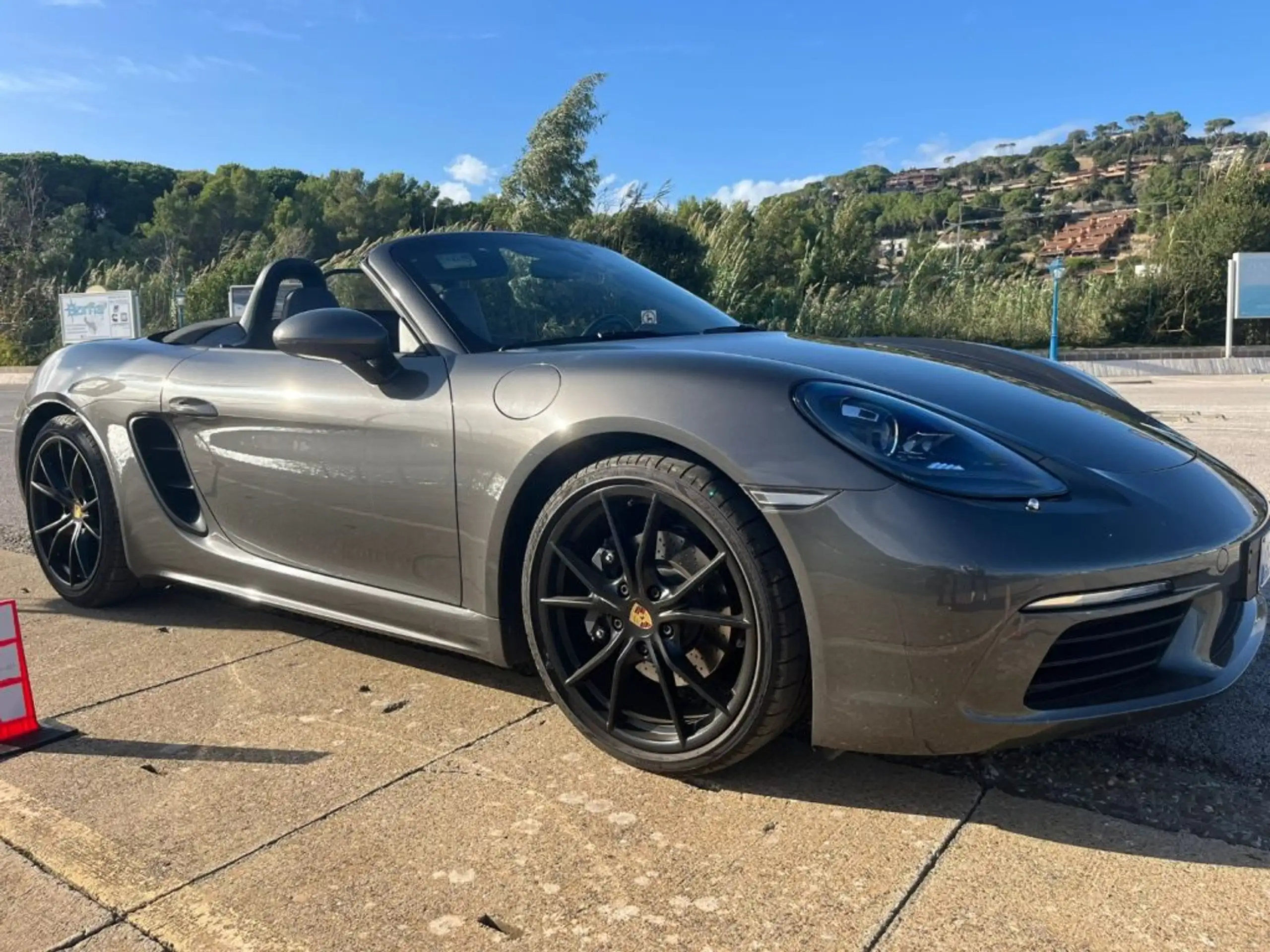 Porsche - 718 Spyder