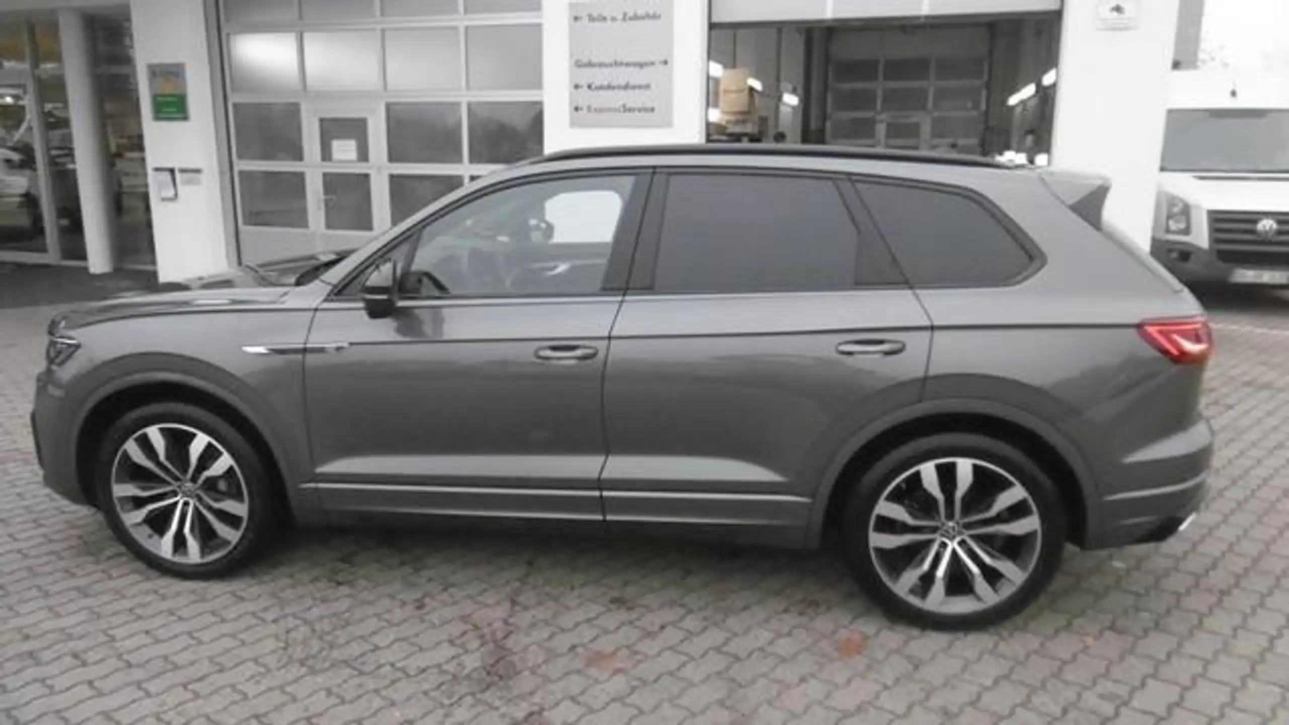 Volkswagen - Touareg