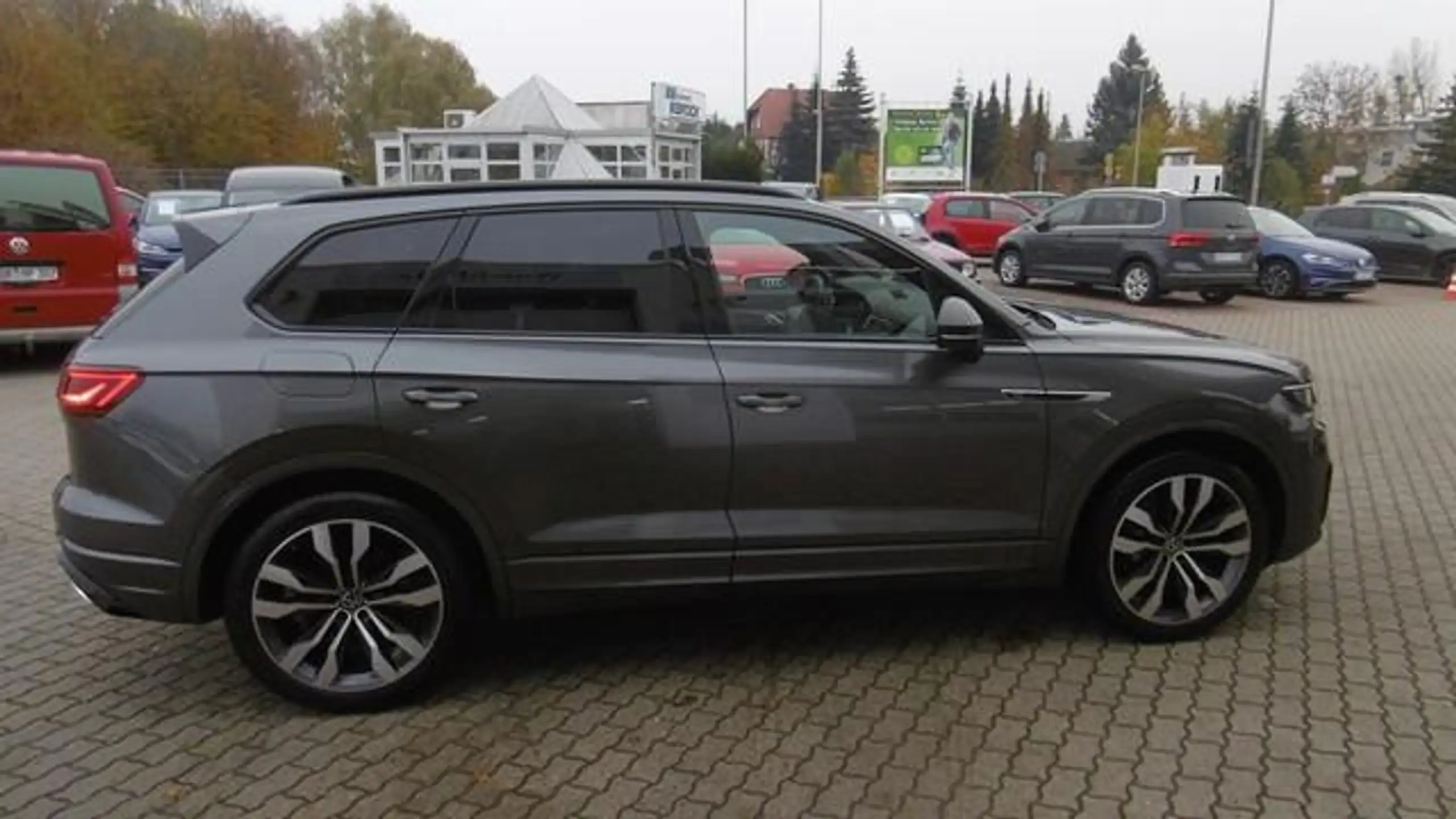 Volkswagen - Touareg