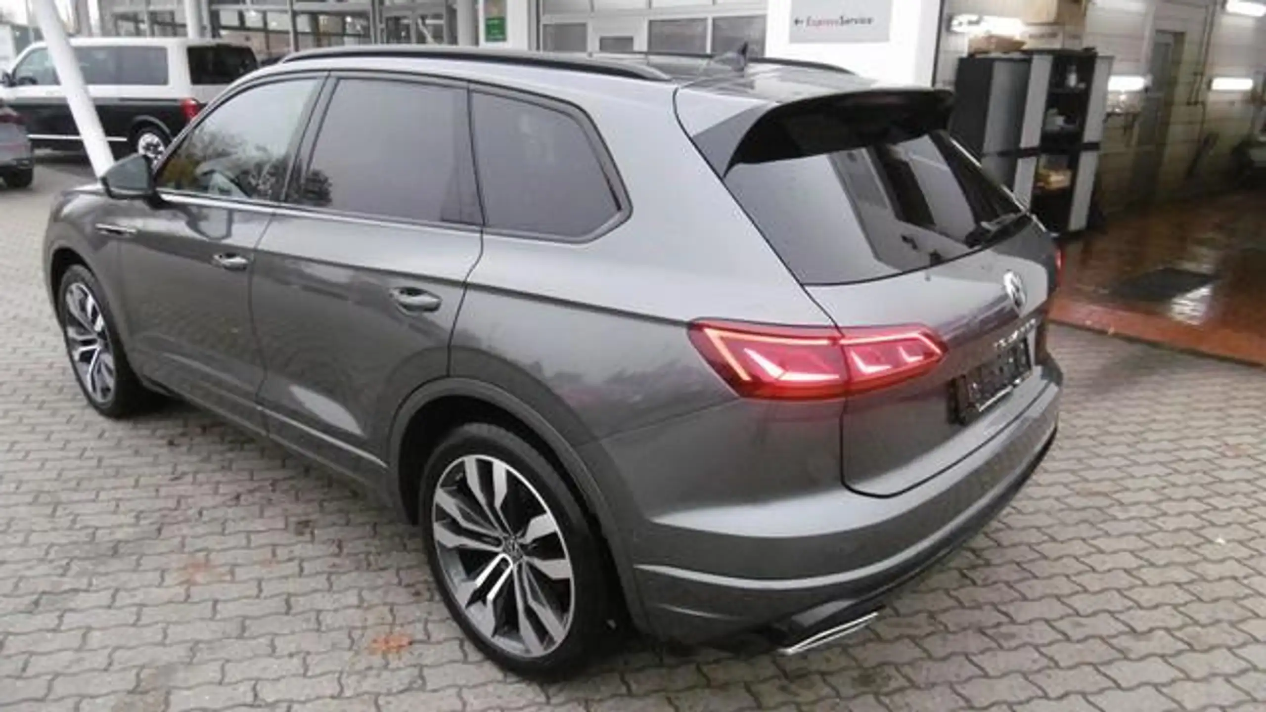 Volkswagen - Touareg