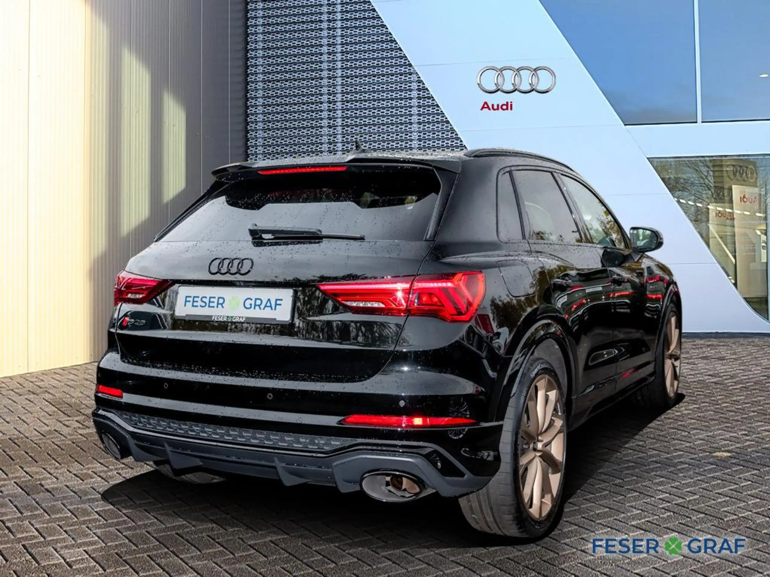 Audi - RS Q3