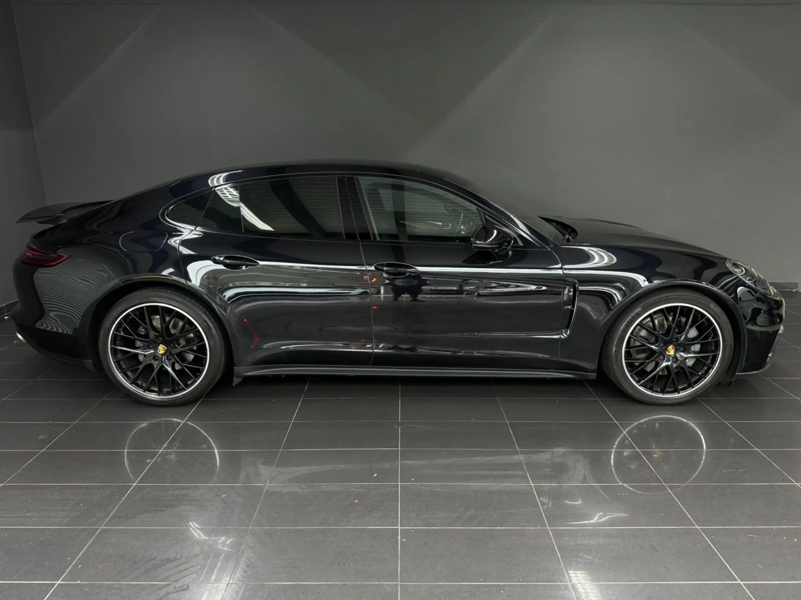 Porsche - Panamera