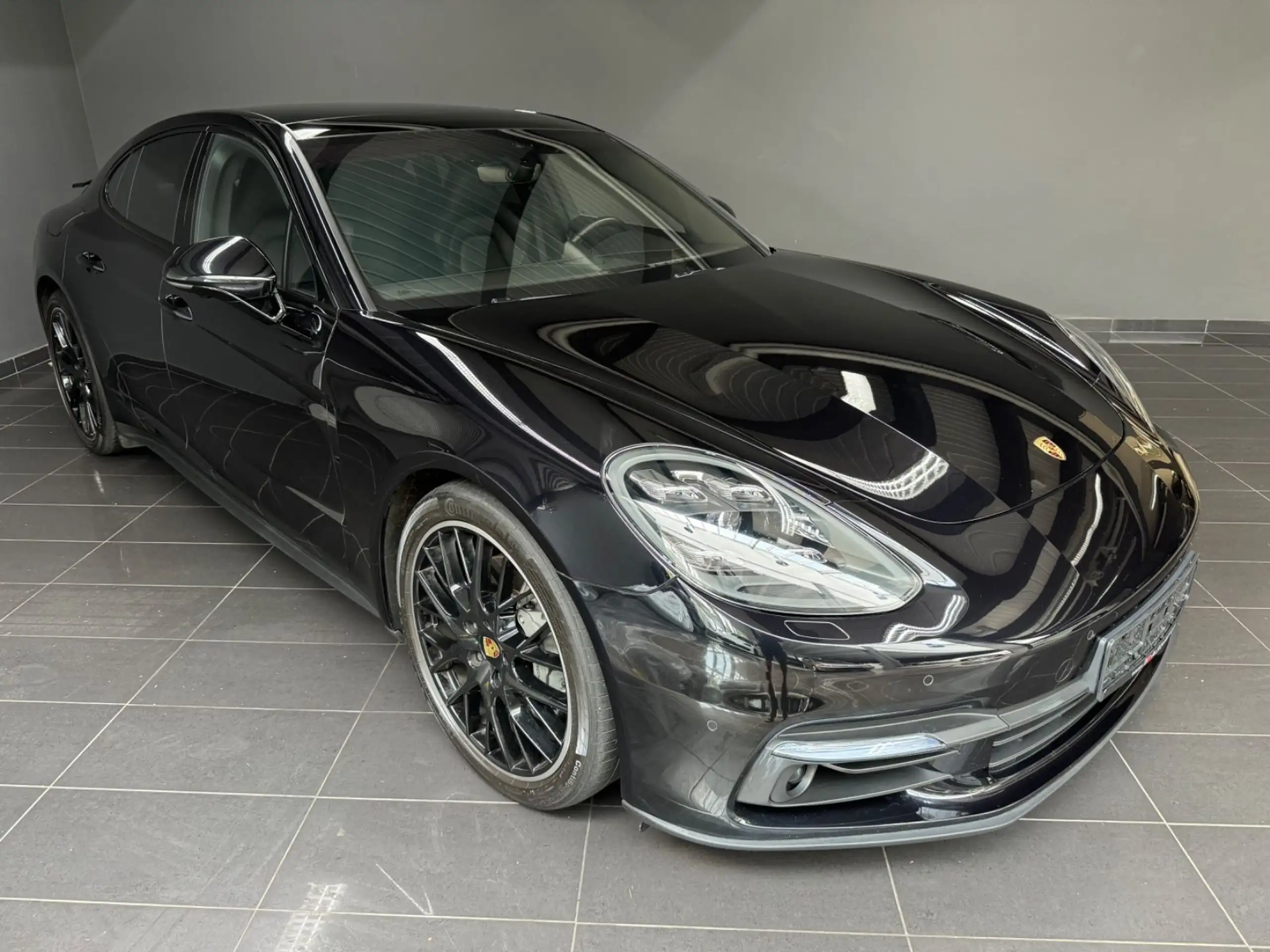 Porsche - Panamera