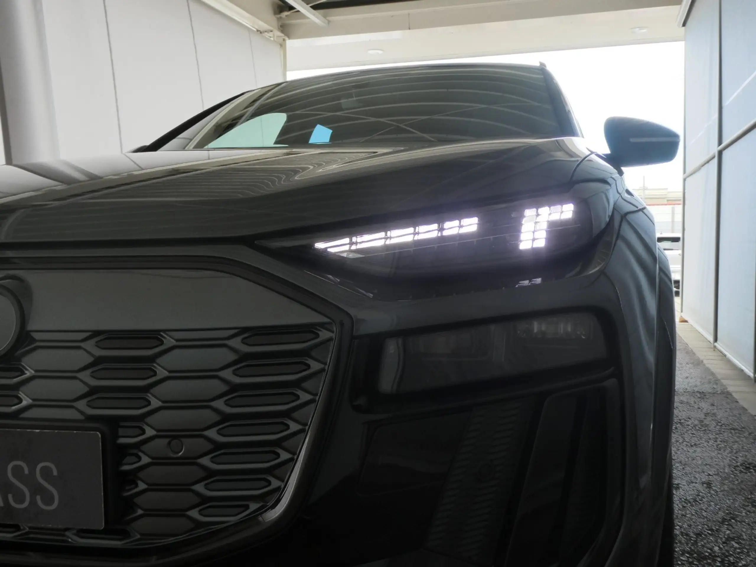 Audi - Q6