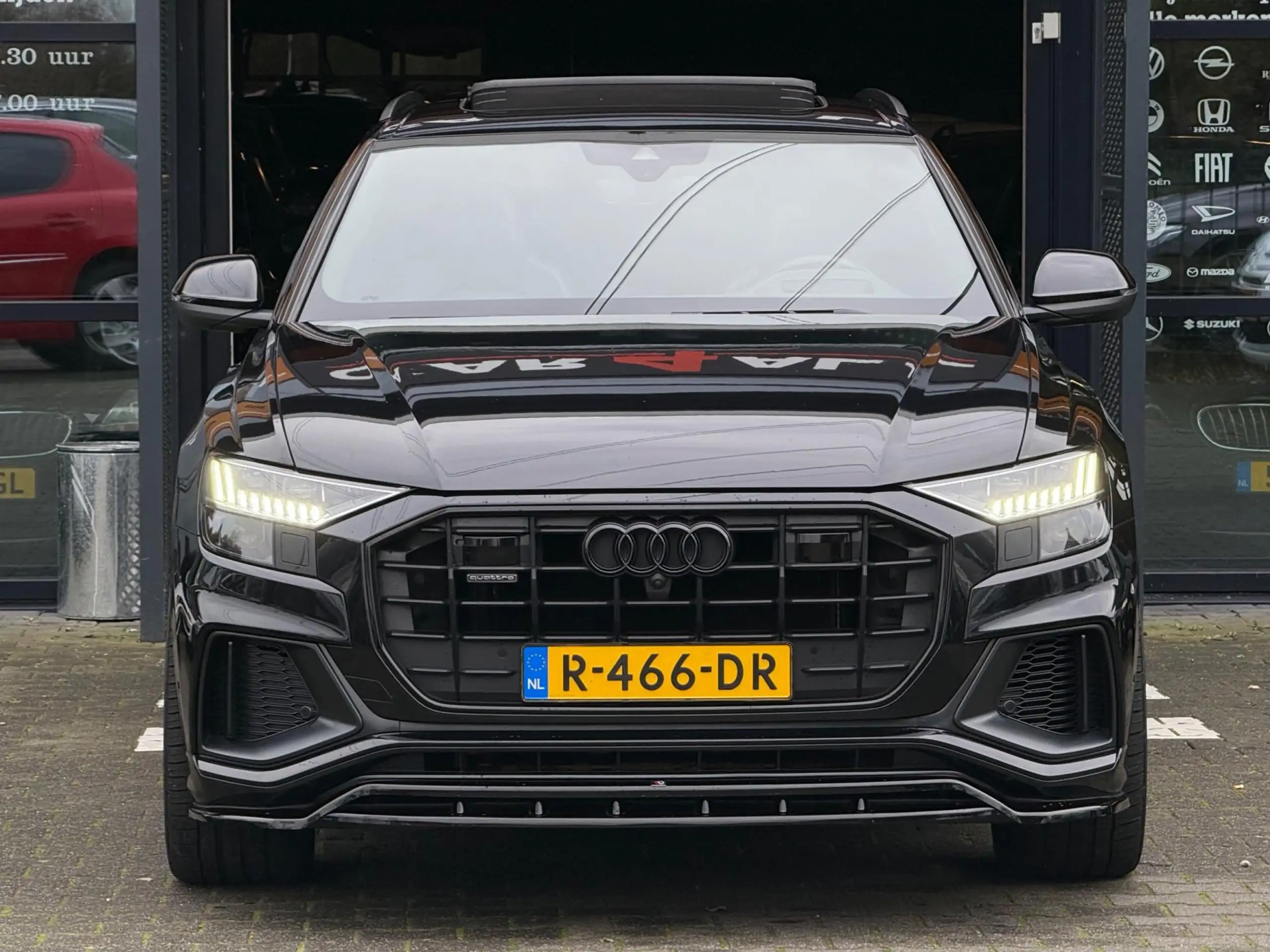 Audi - Q8