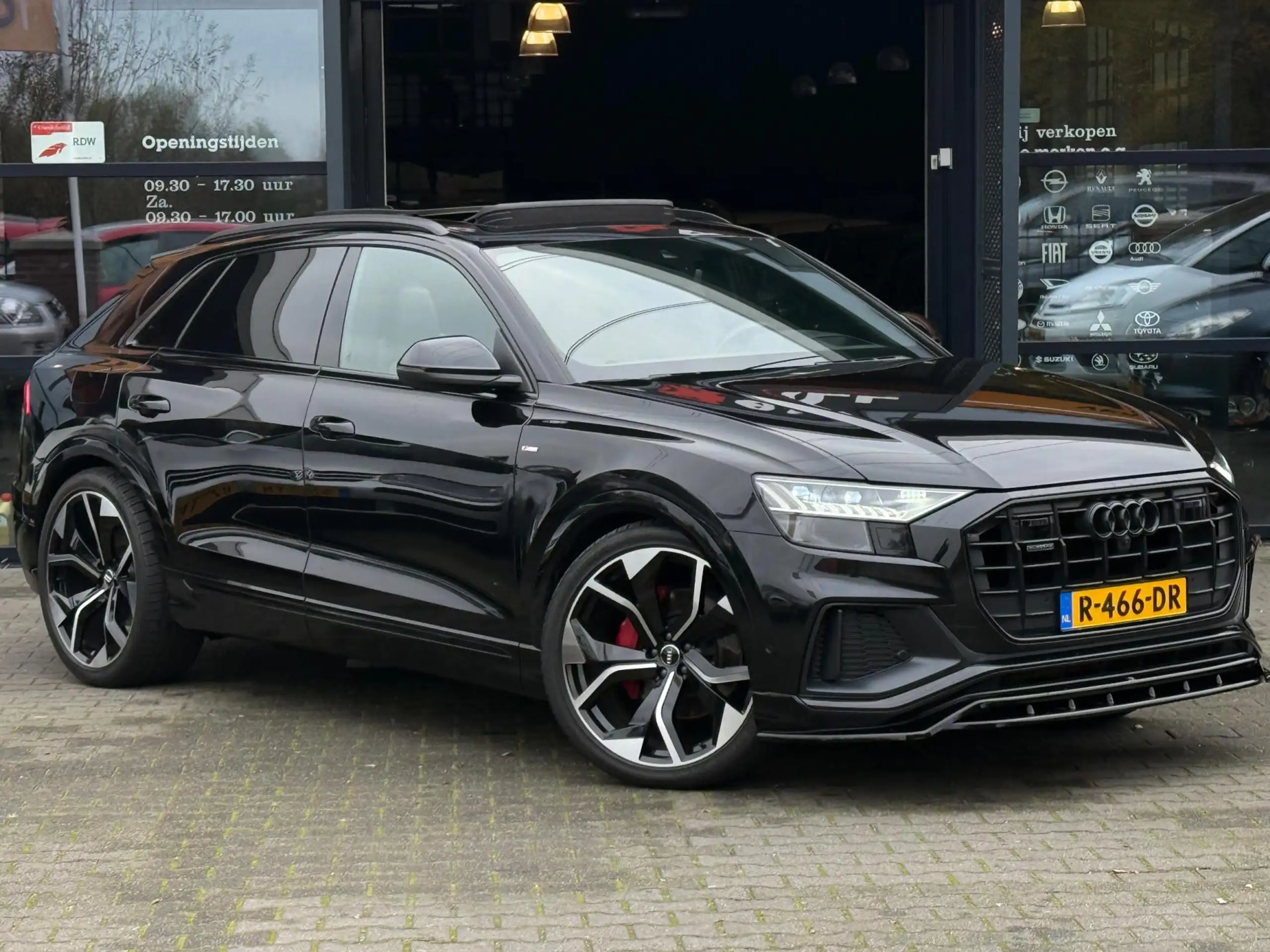 Audi - Q8