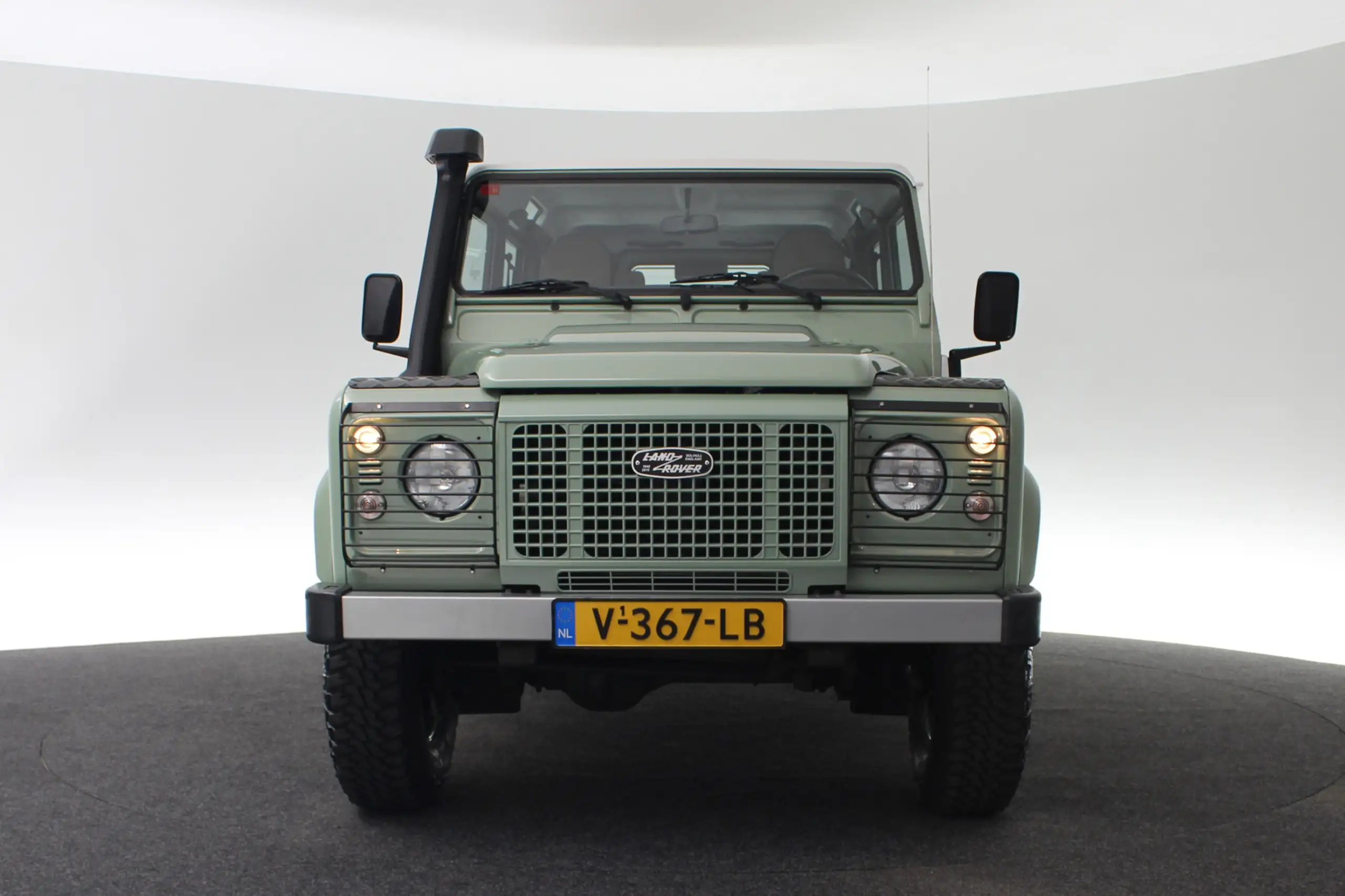 Land Rover - Defender