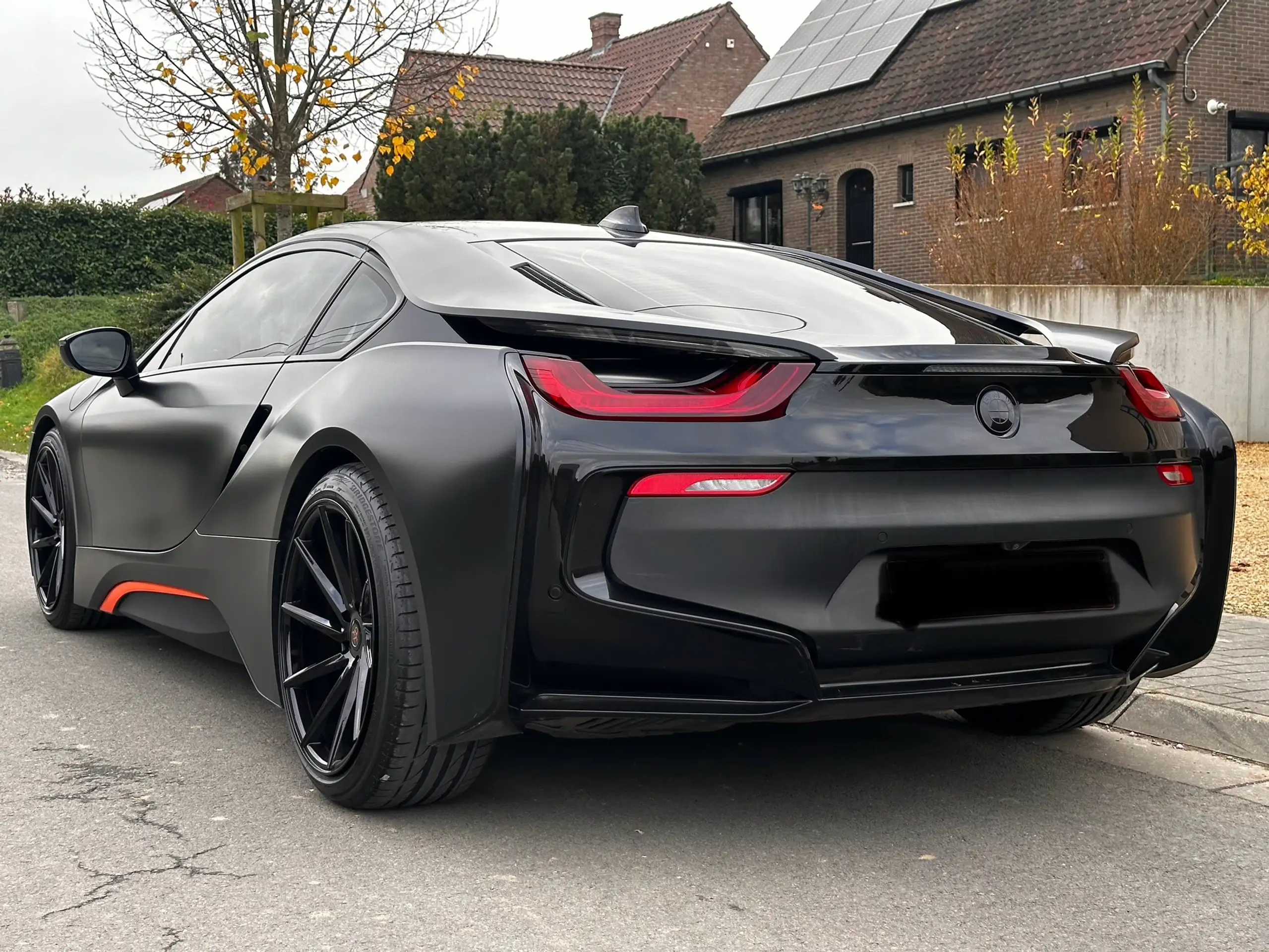 BMW - i8