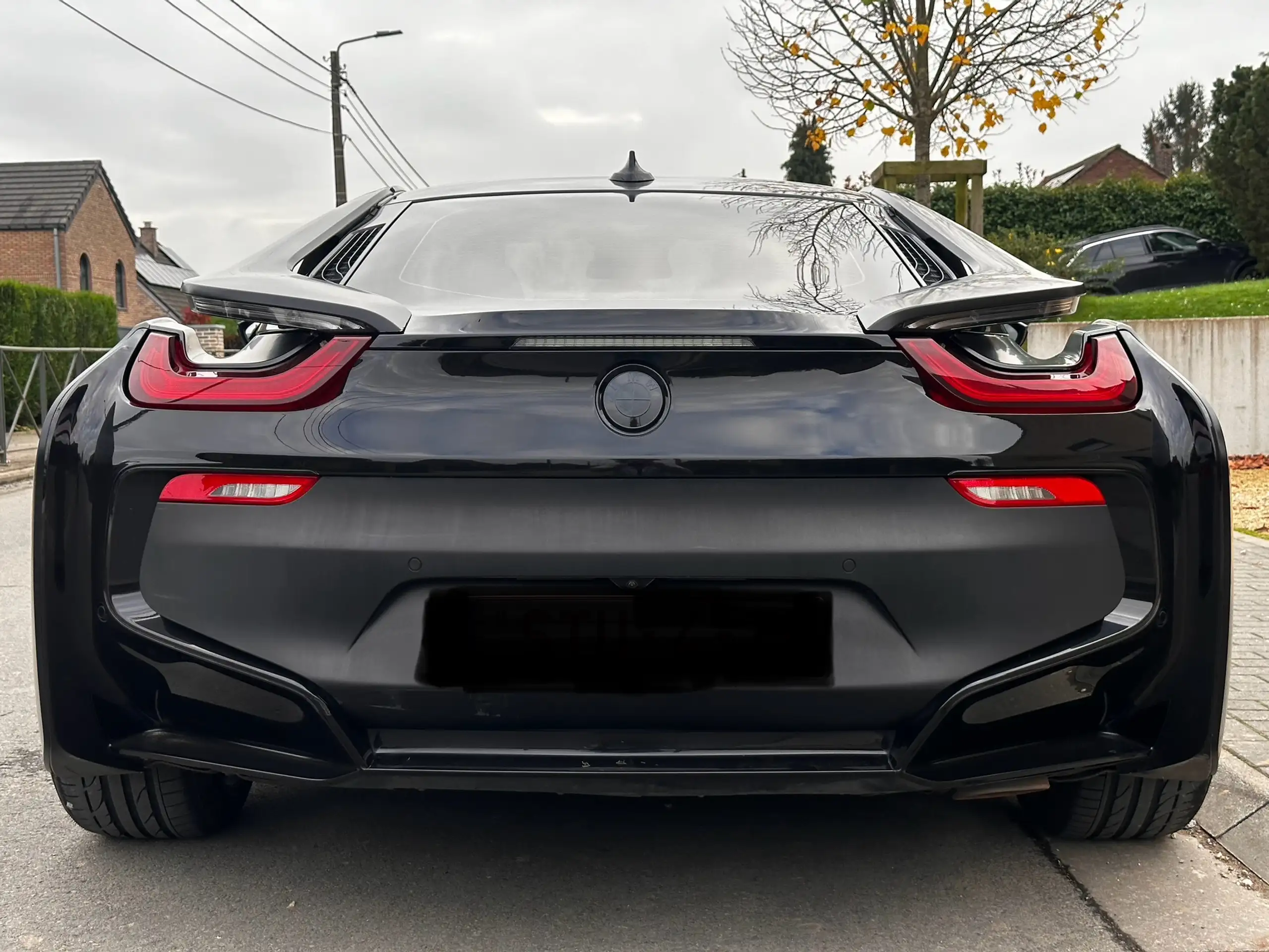 BMW - i8