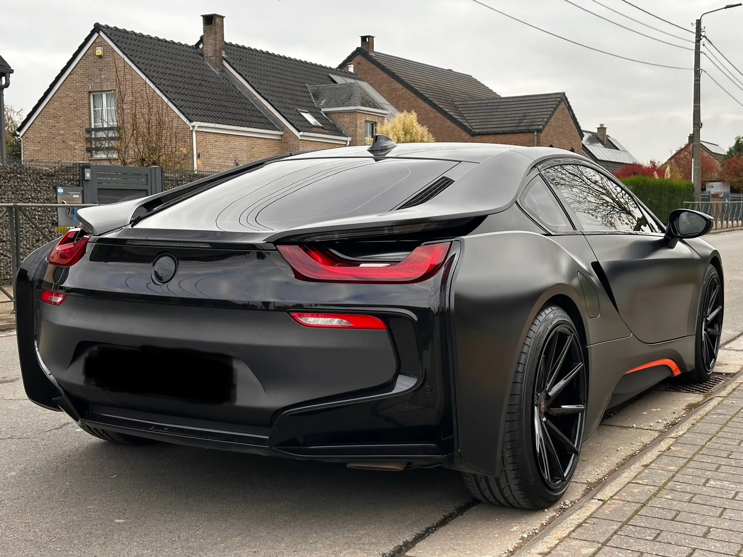 BMW - i8