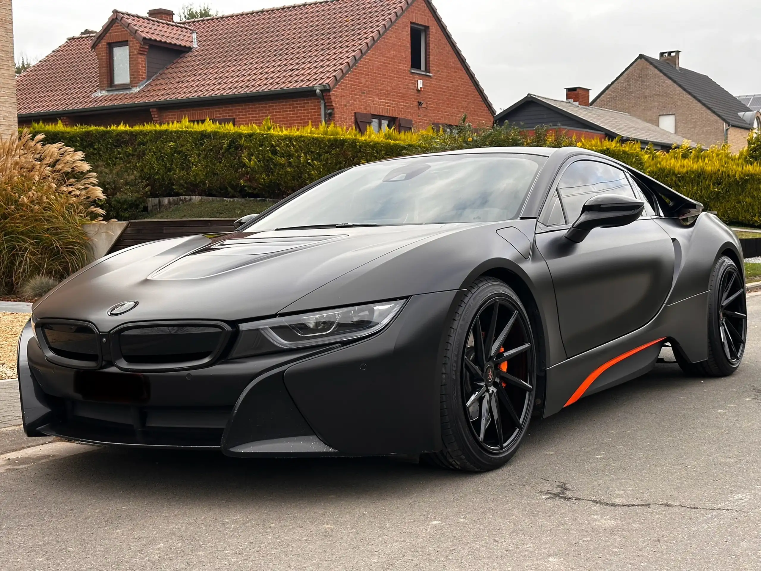 BMW - i8