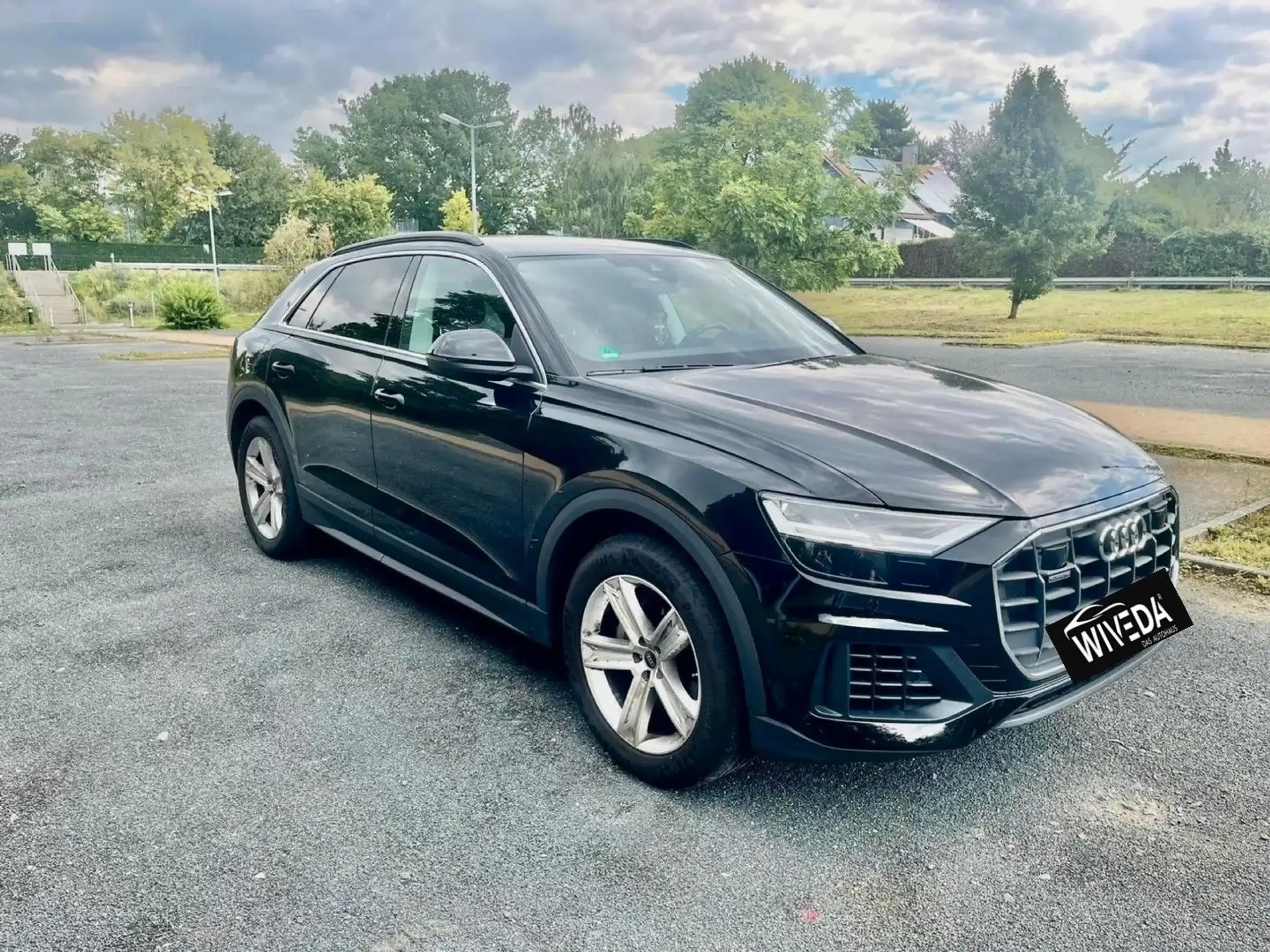 Audi - Q8