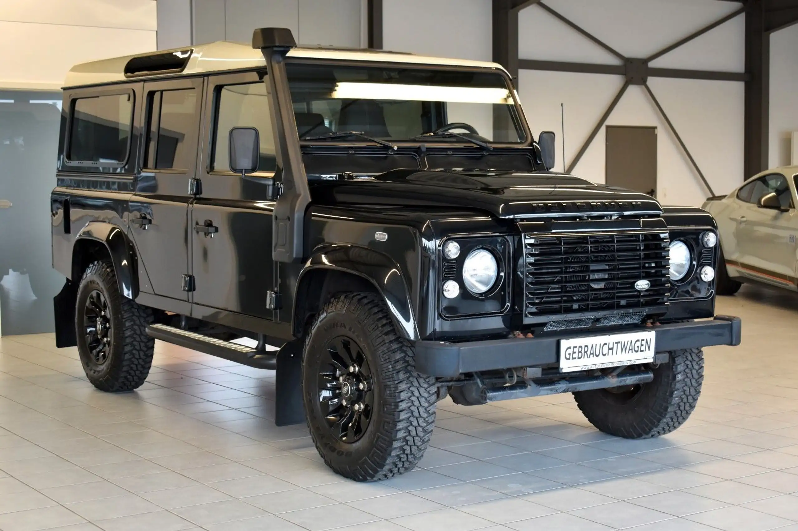 Land Rover Defender 2015