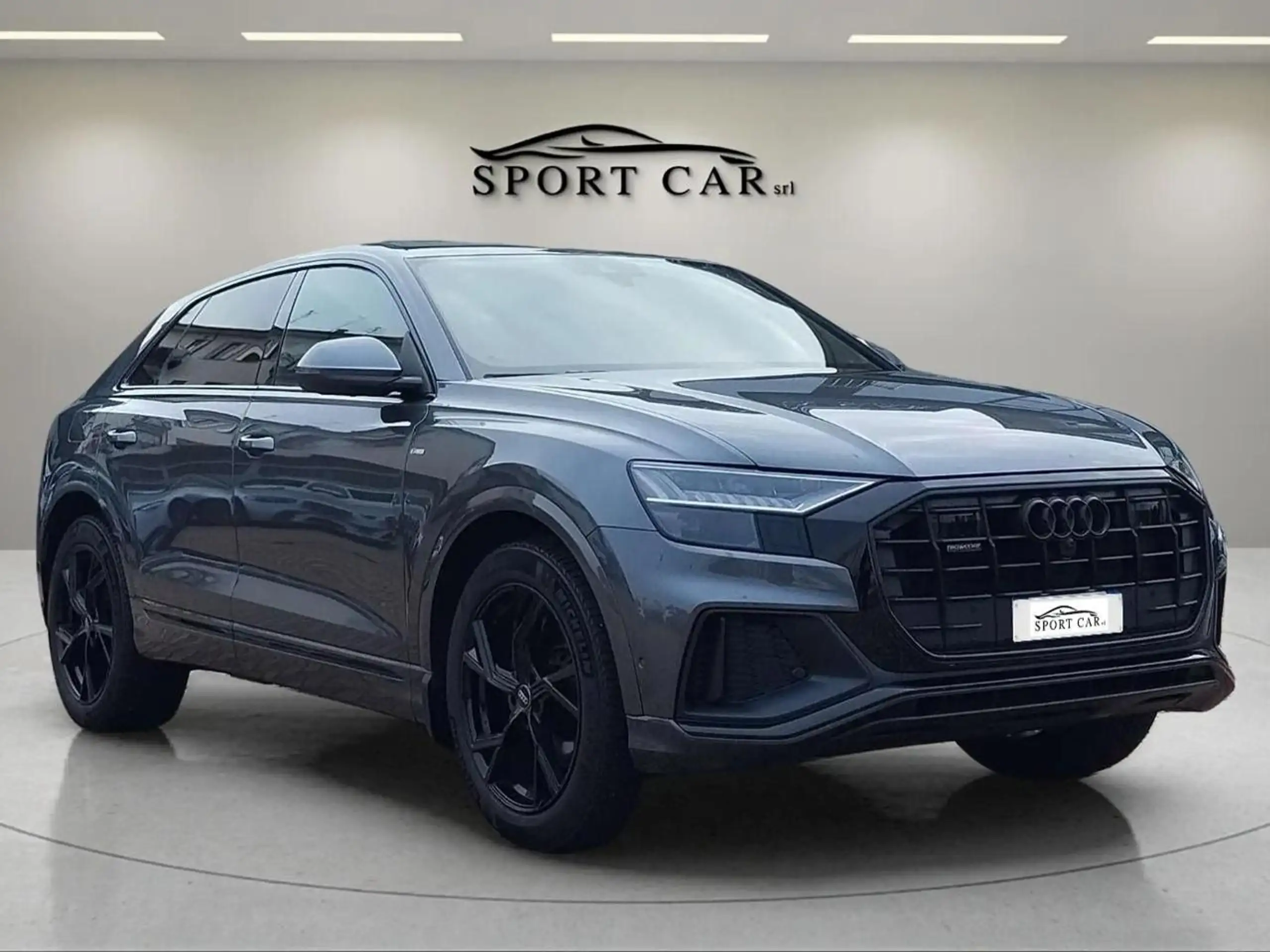 Audi - Q8