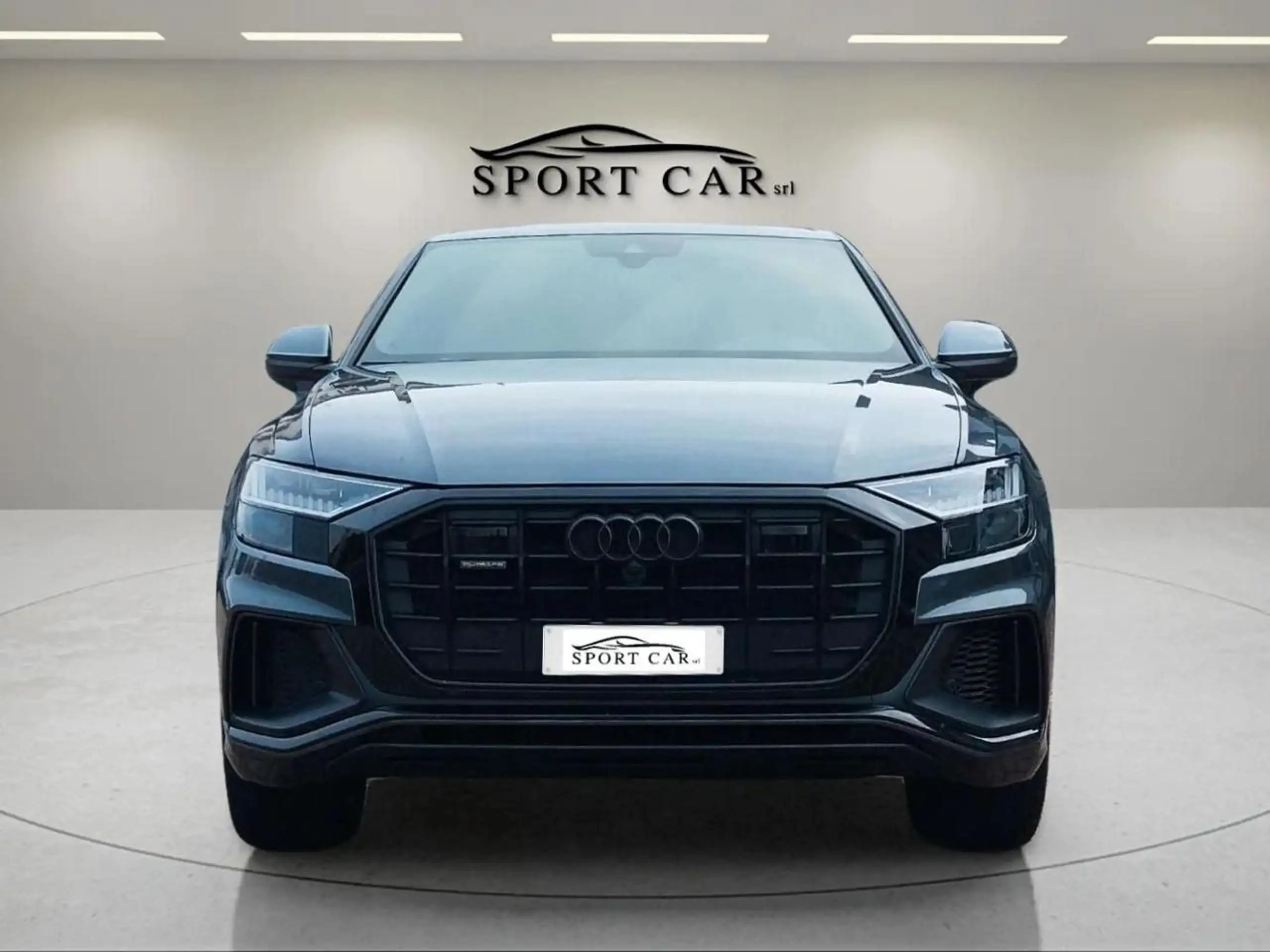 Audi - Q8