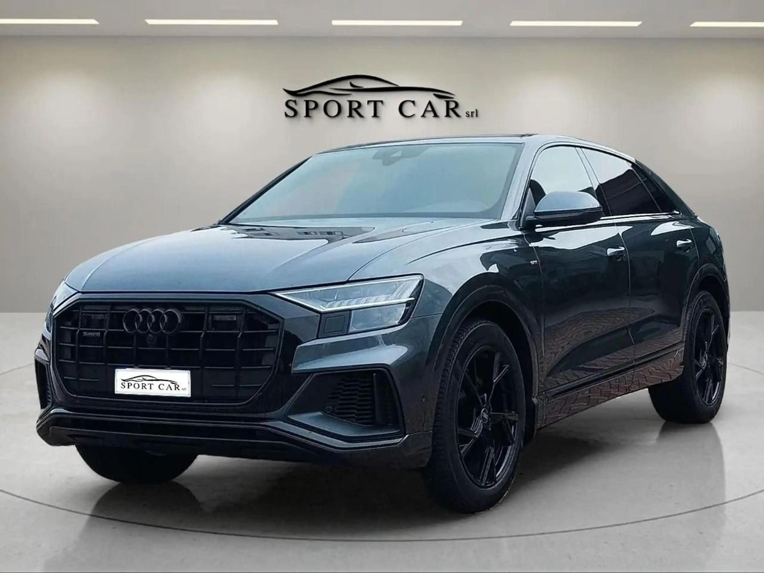 Audi - Q8