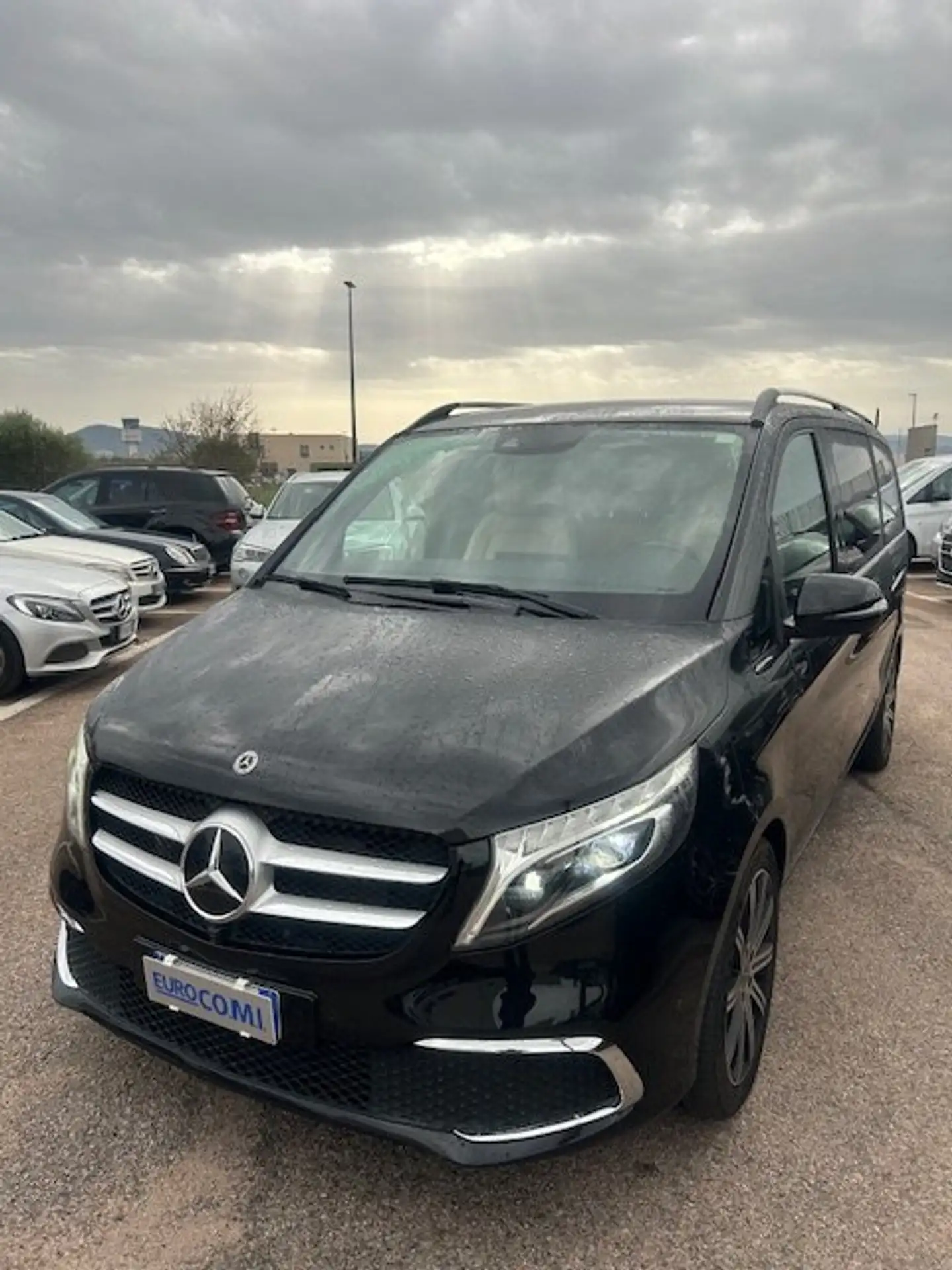 Mercedes-Benz - V