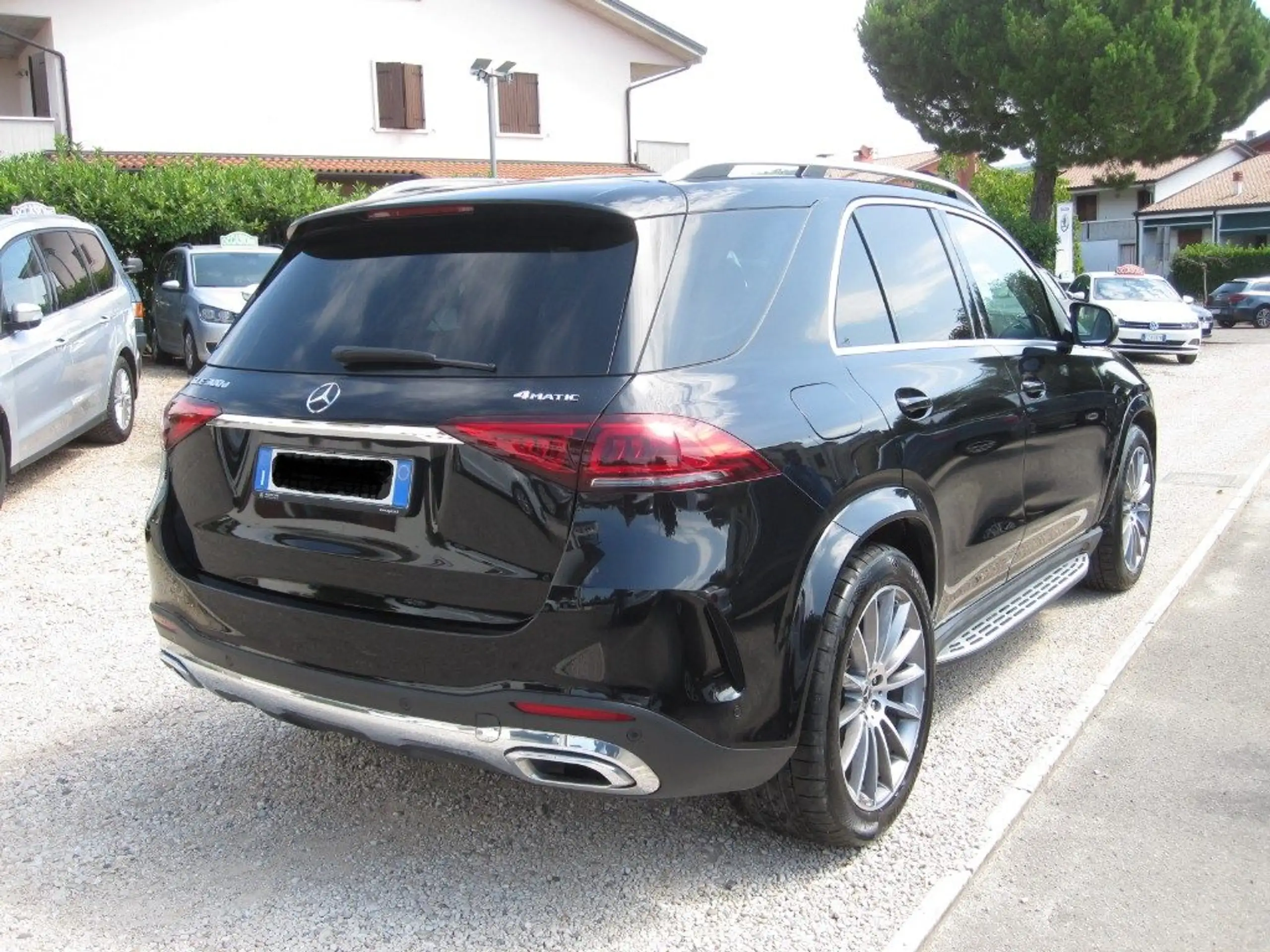 Mercedes-Benz - GLE 300