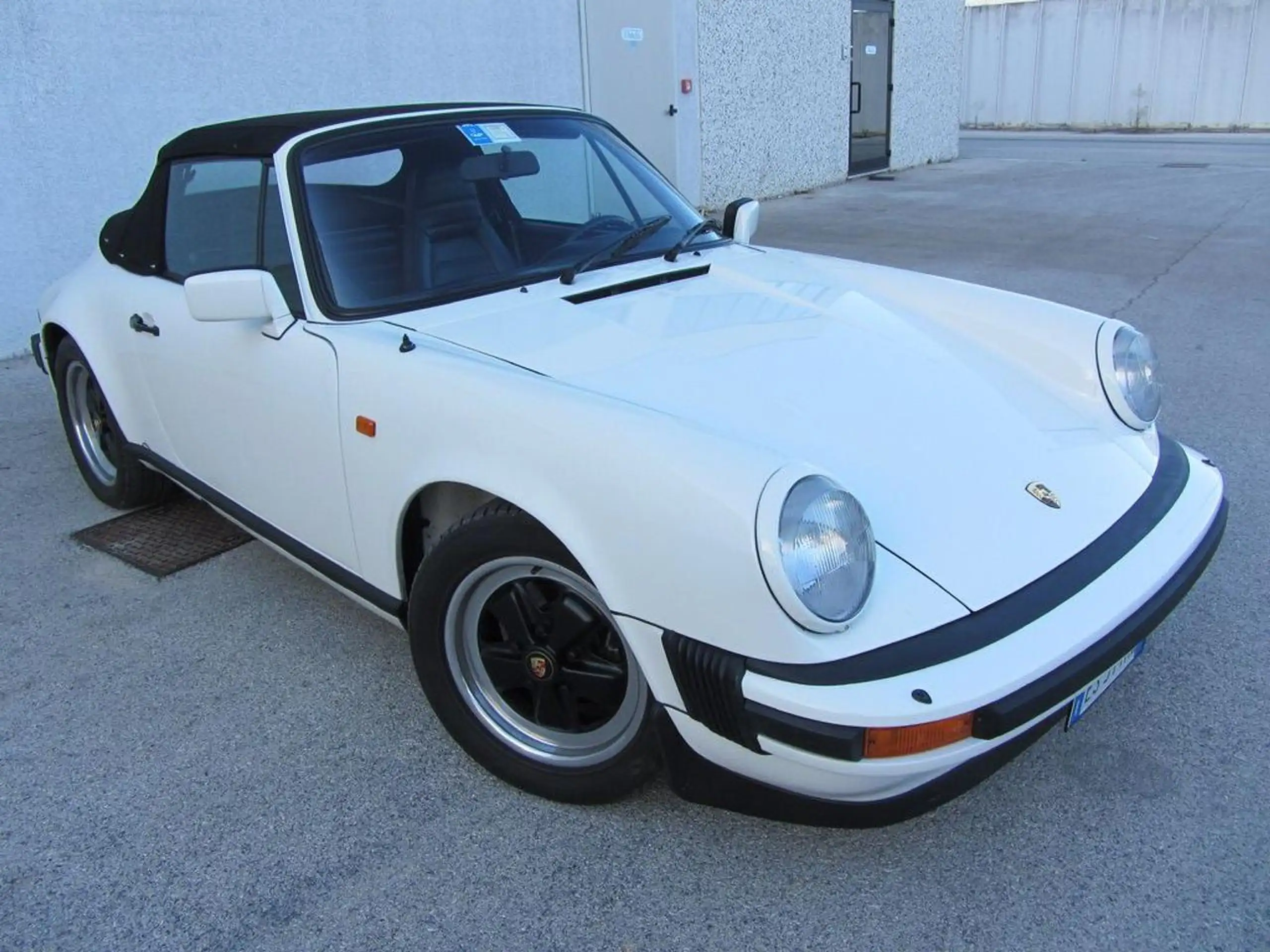 Porsche - 911