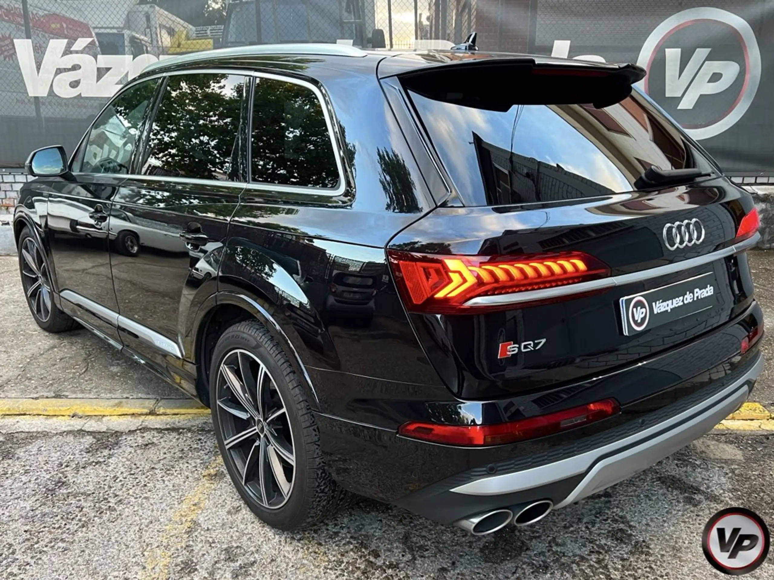 Audi - SQ7