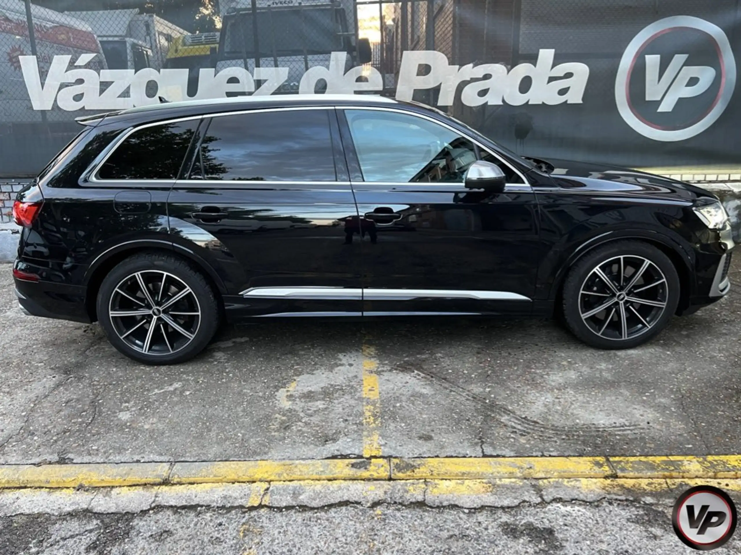 Audi - SQ7