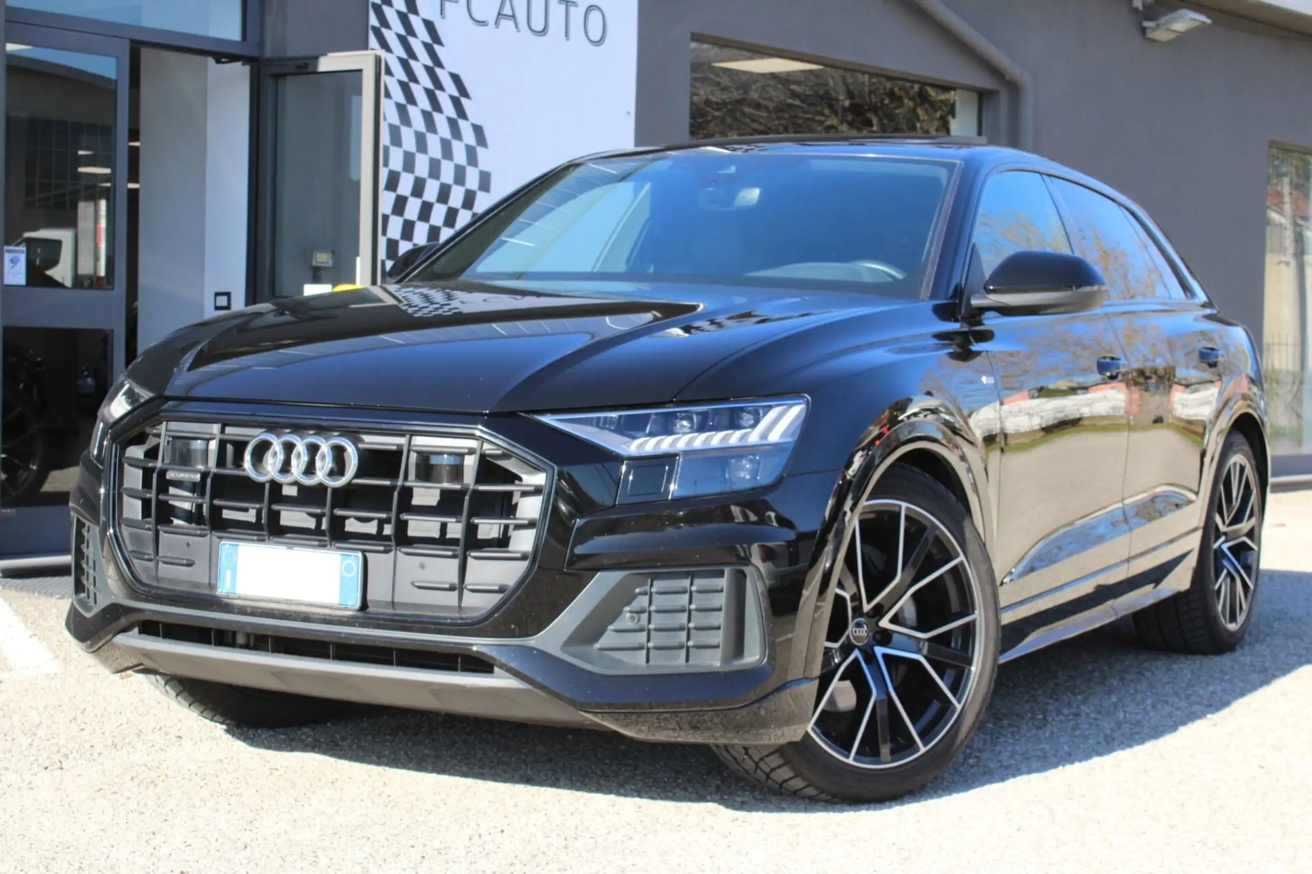 Audi - Q8