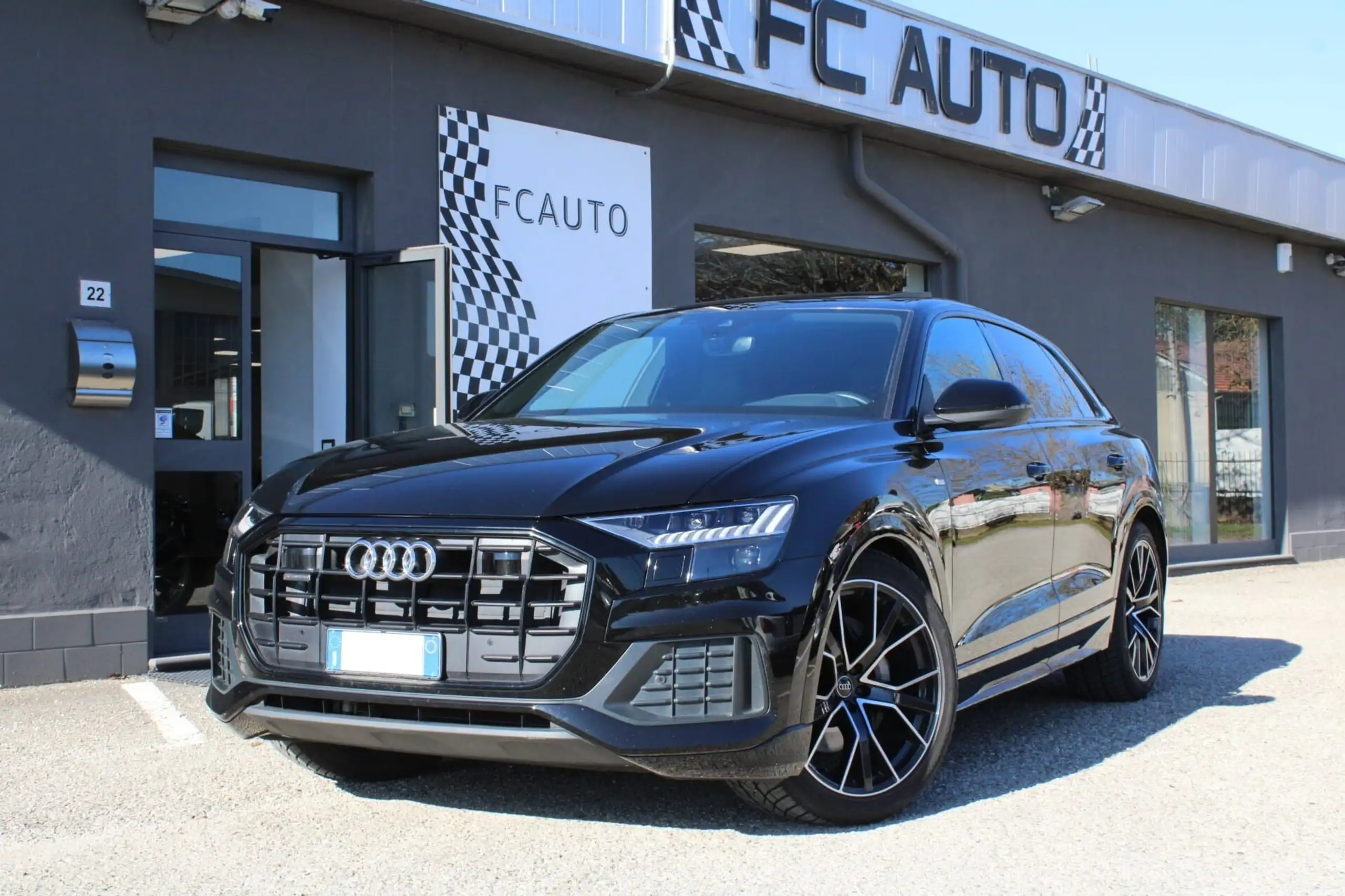 Audi - Q8