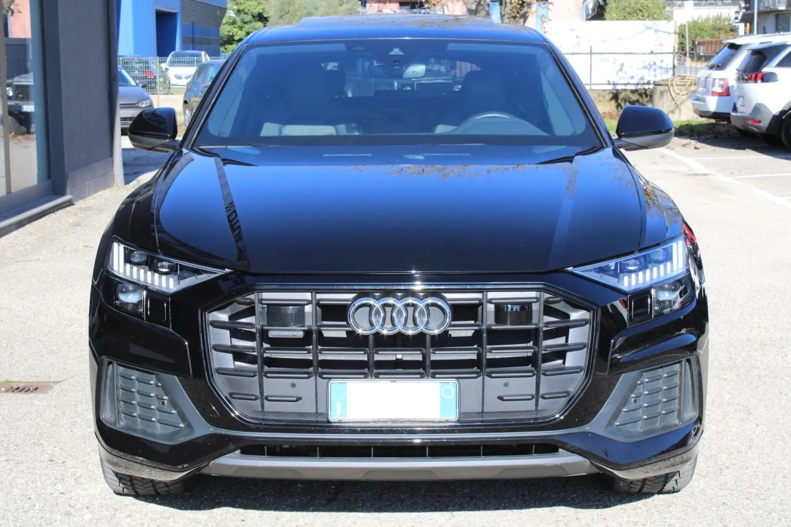 Audi - Q8