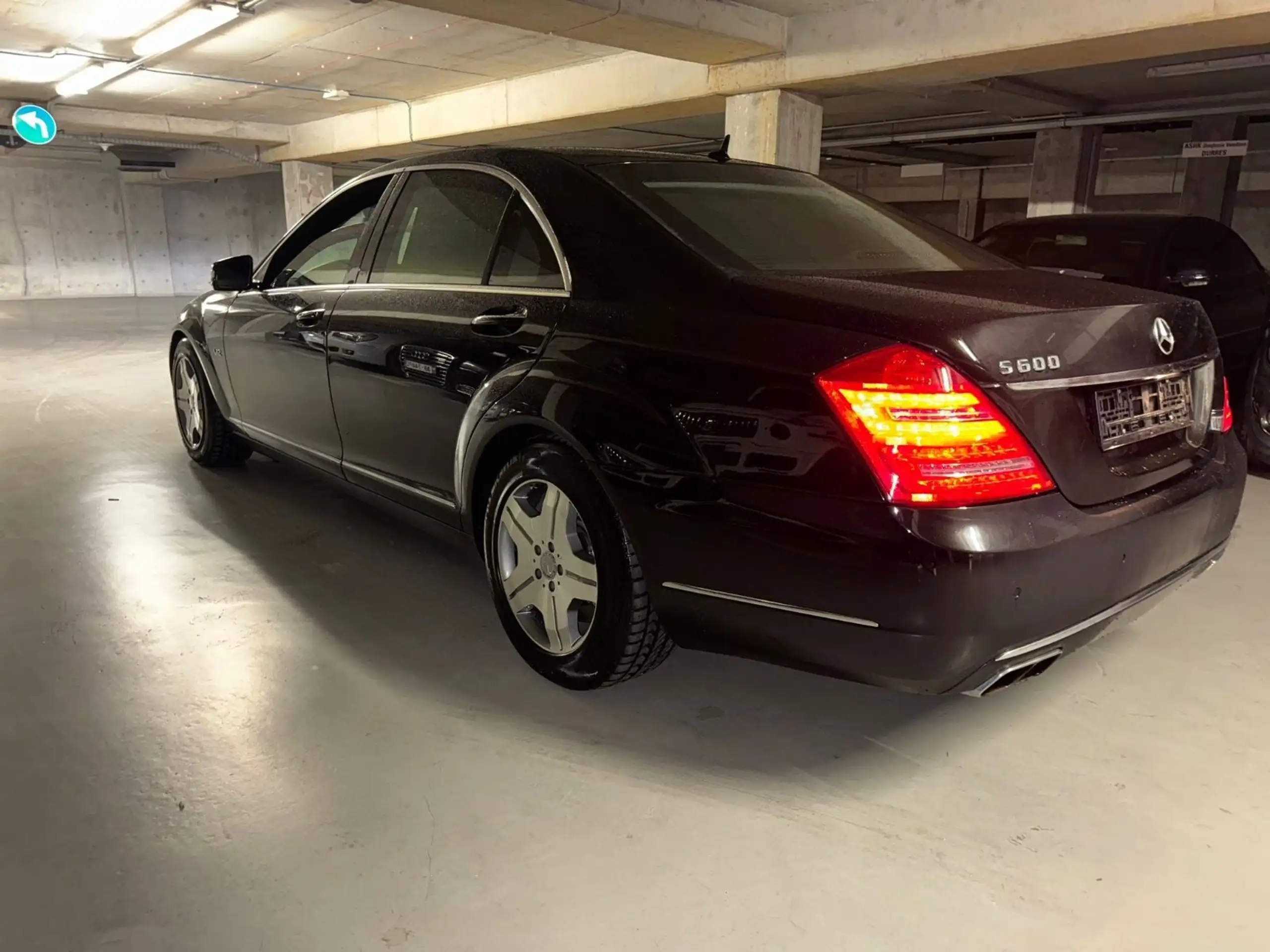 Mercedes-Benz - S 600