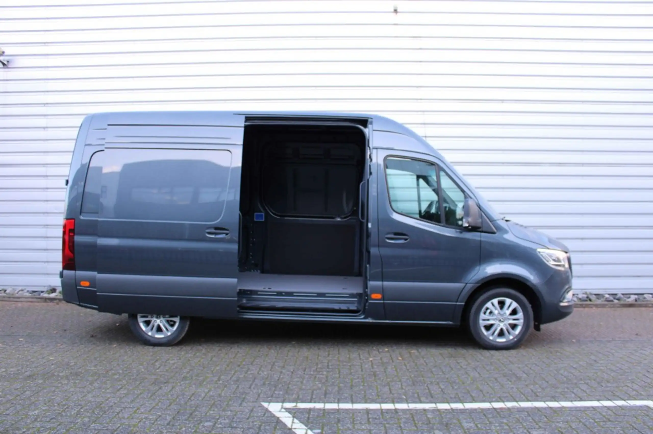 Mercedes-Benz - Sprinter