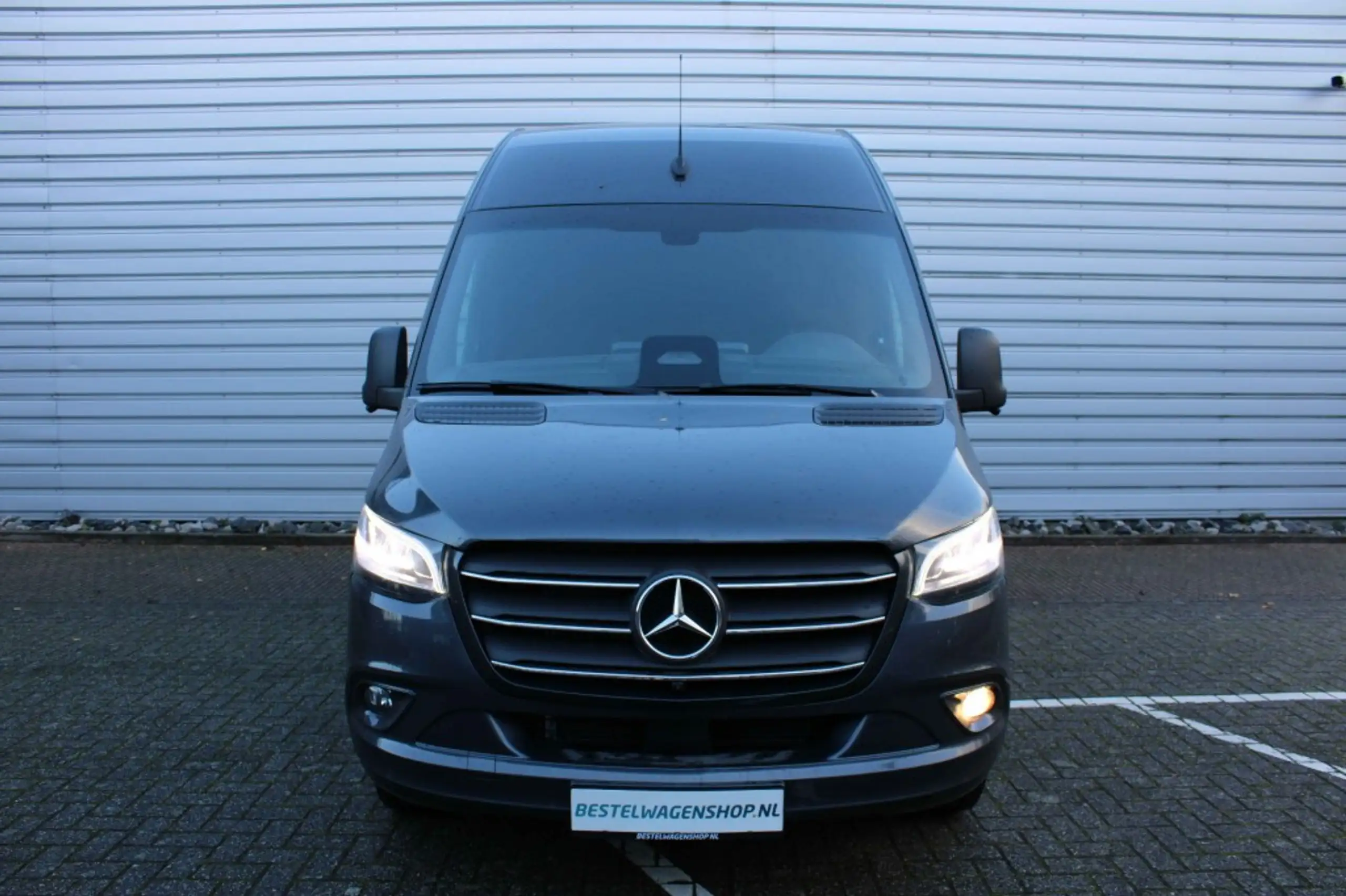 Mercedes-Benz - Sprinter