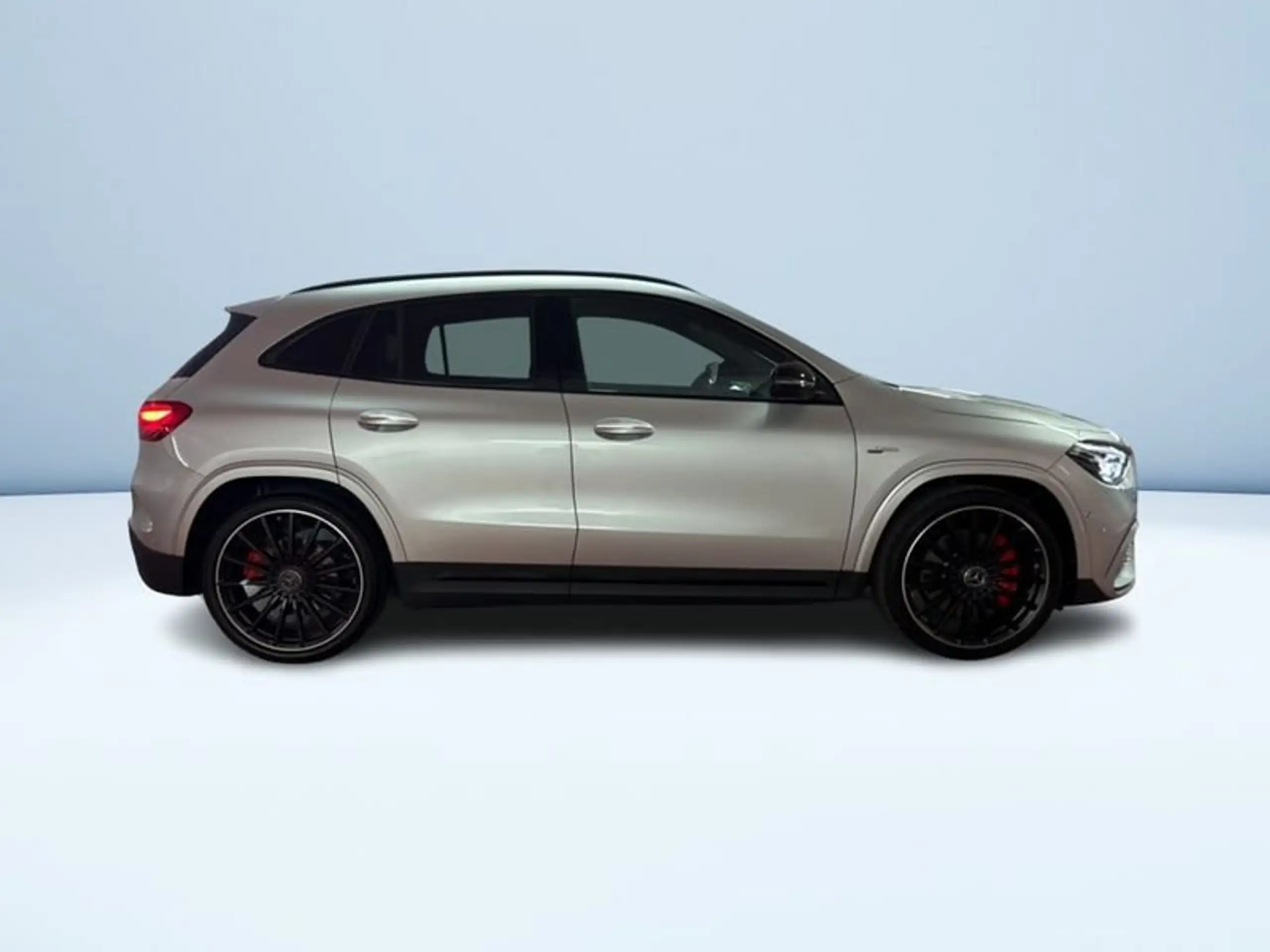 Mercedes-Benz - GLA 35 AMG