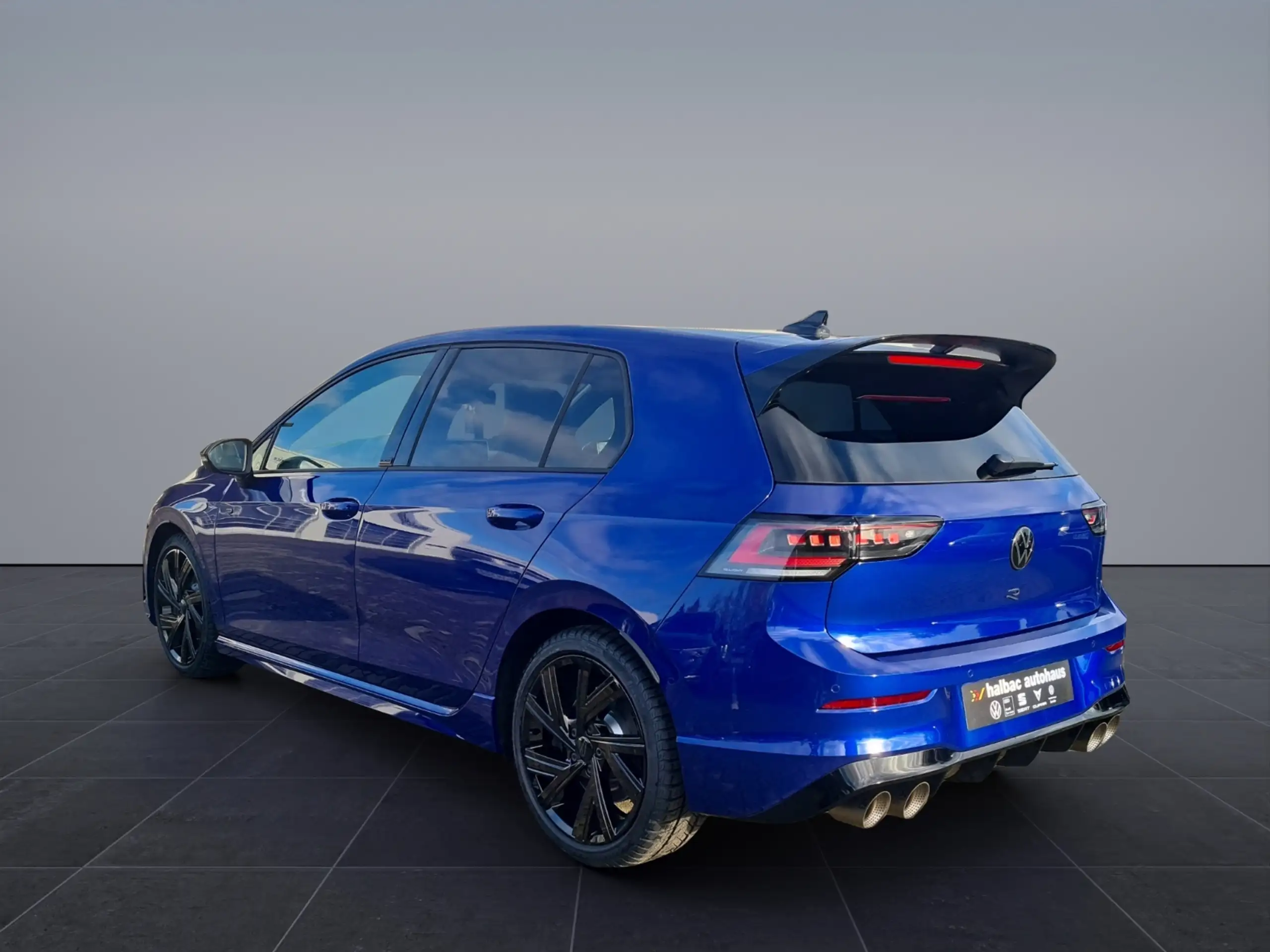 Volkswagen - Golf R