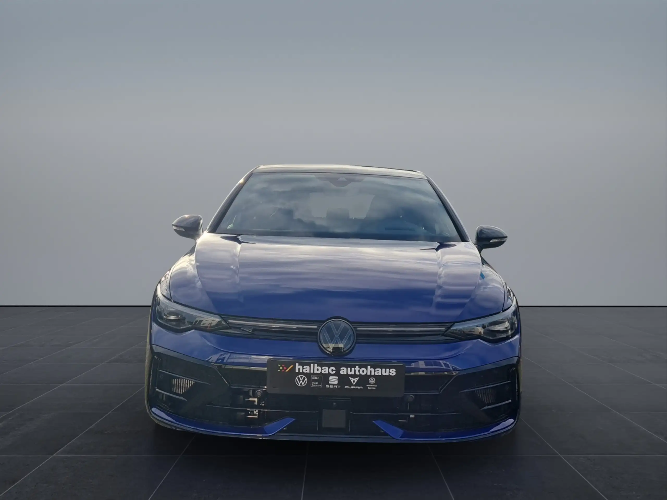 Volkswagen - Golf R