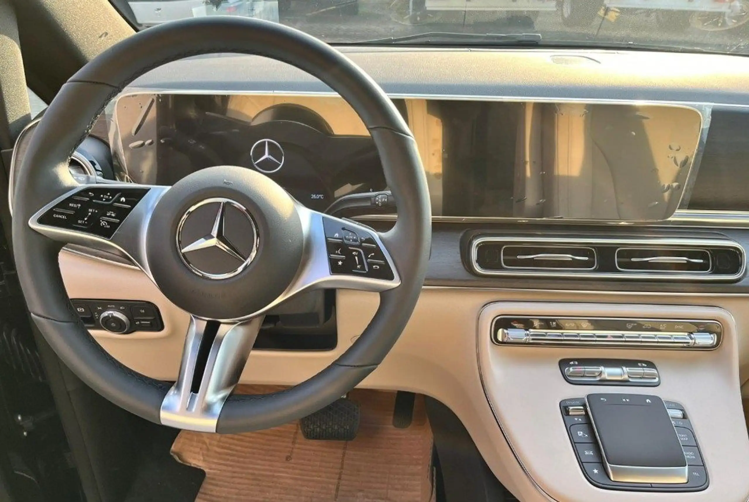 Mercedes-Benz - V 250