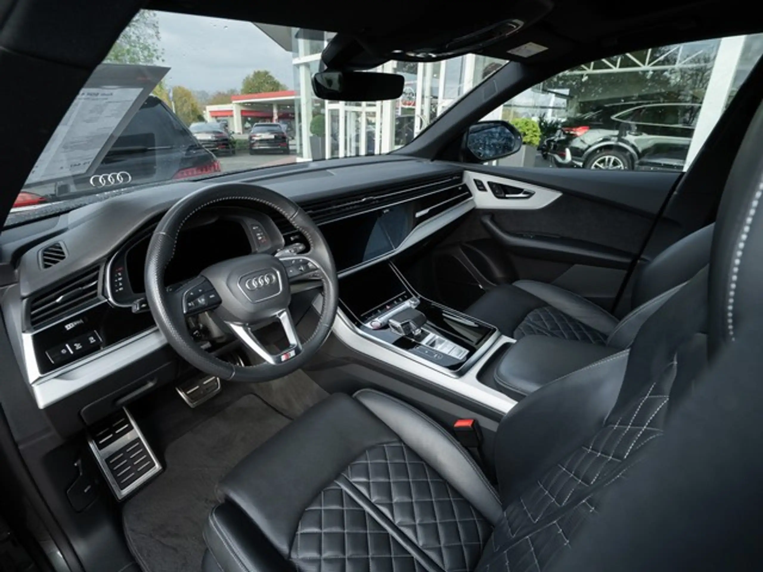 Audi - SQ8