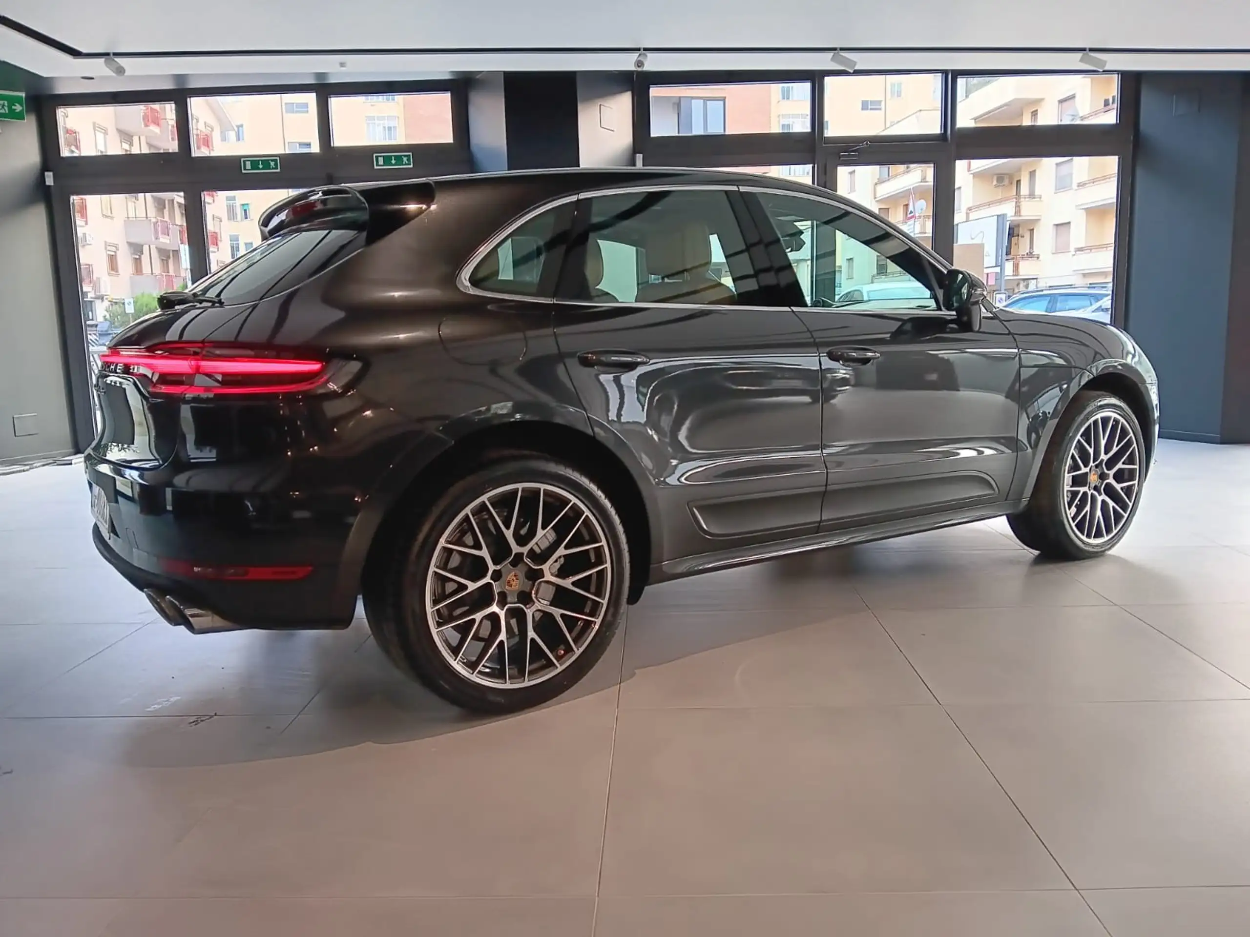 Porsche - Macan