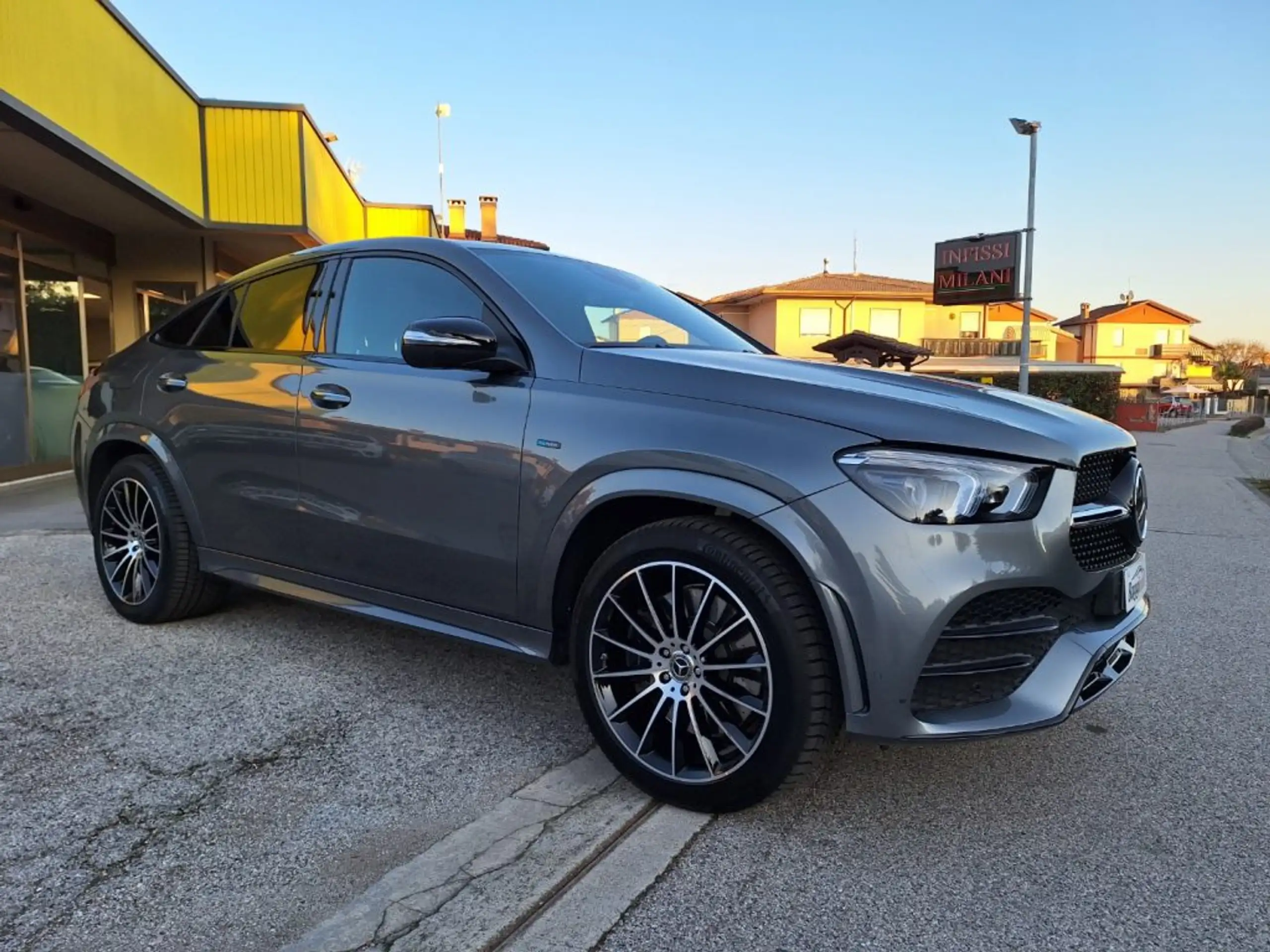 Mercedes-Benz - GLE 350