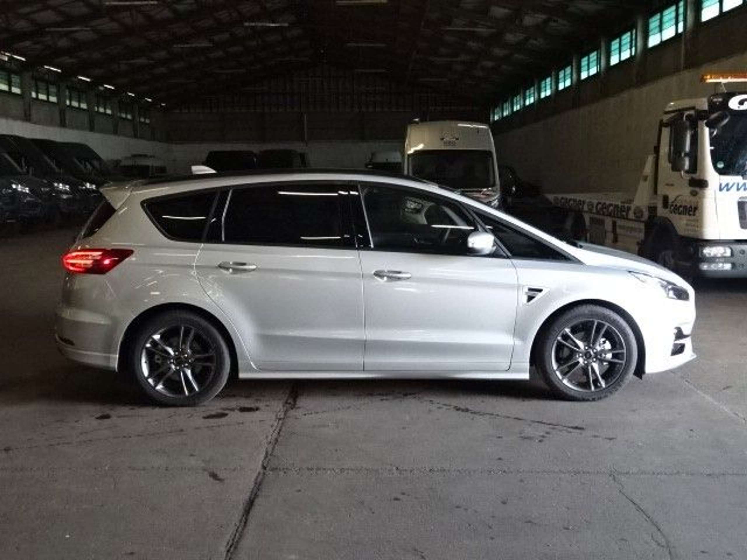 Ford - S-Max