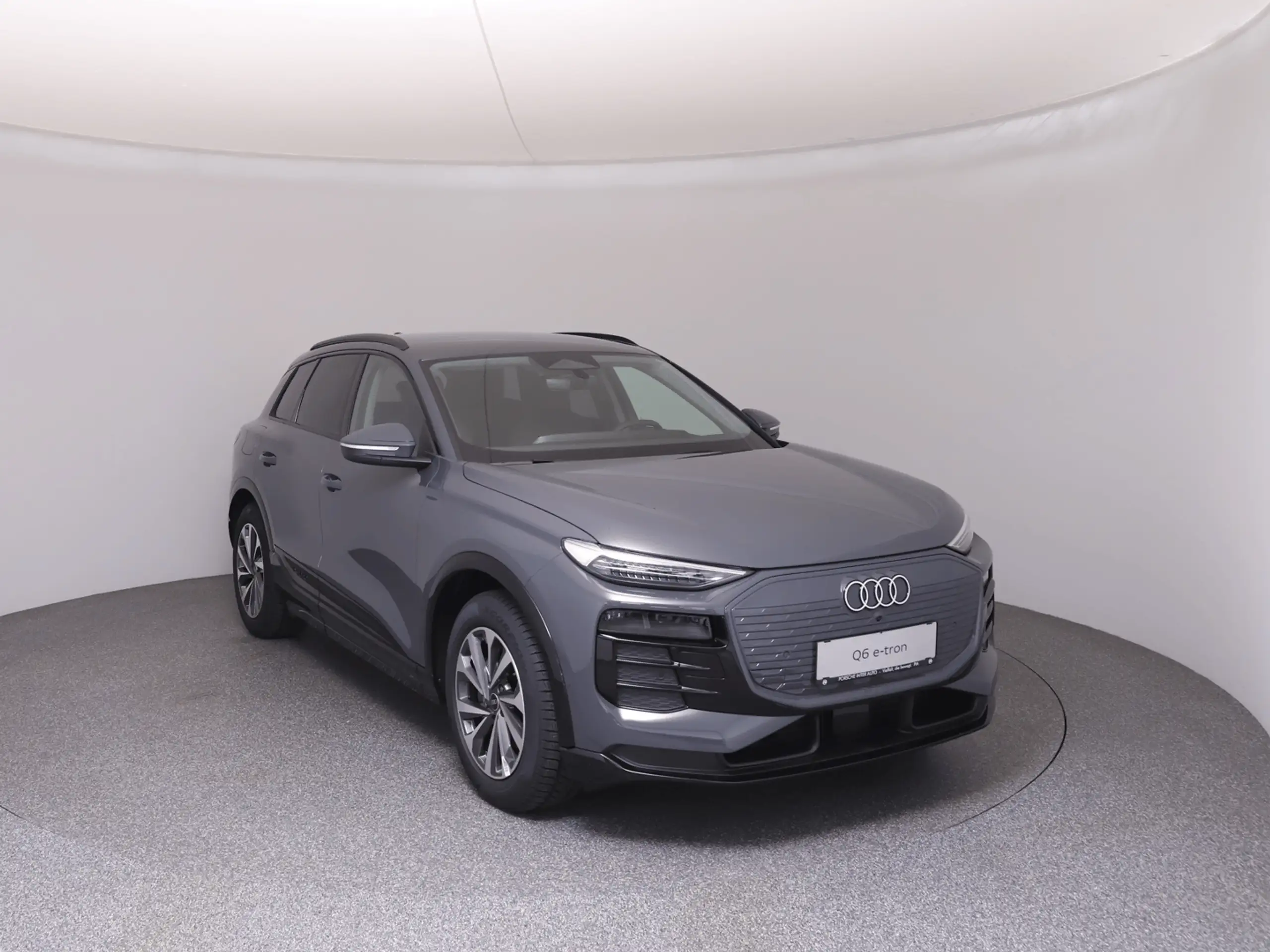 Audi - Q6