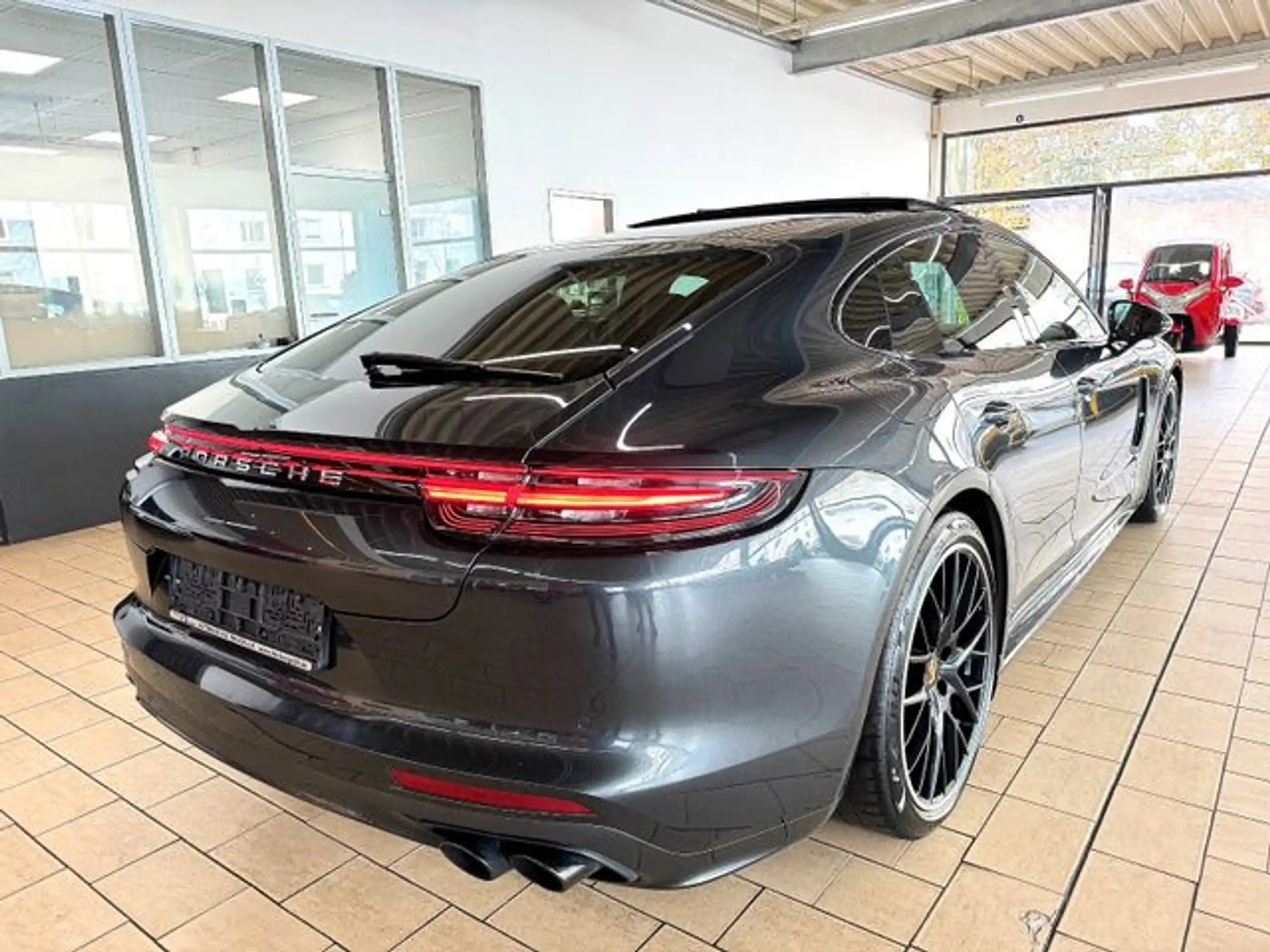 Porsche - Panamera