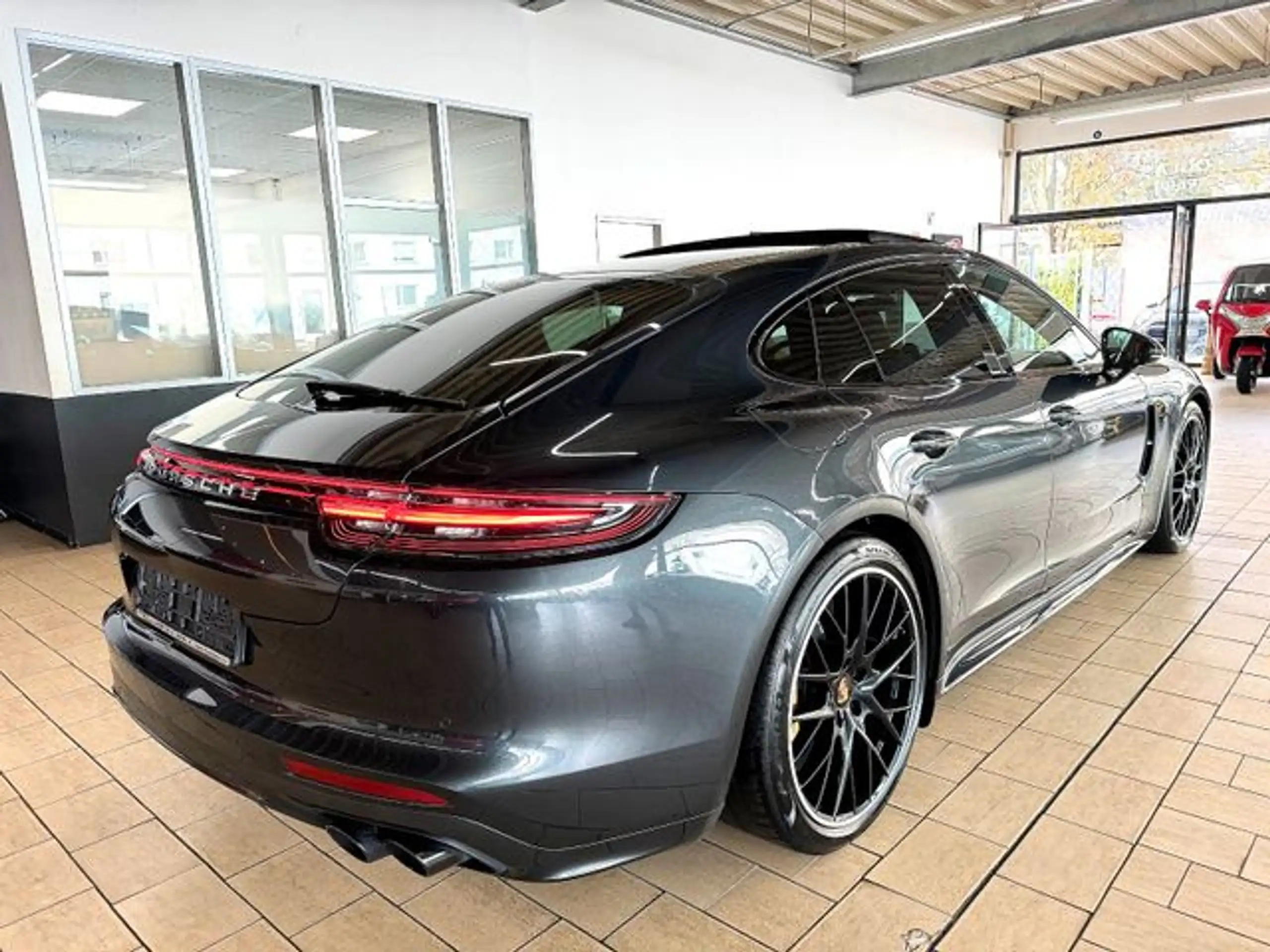 Porsche - Panamera