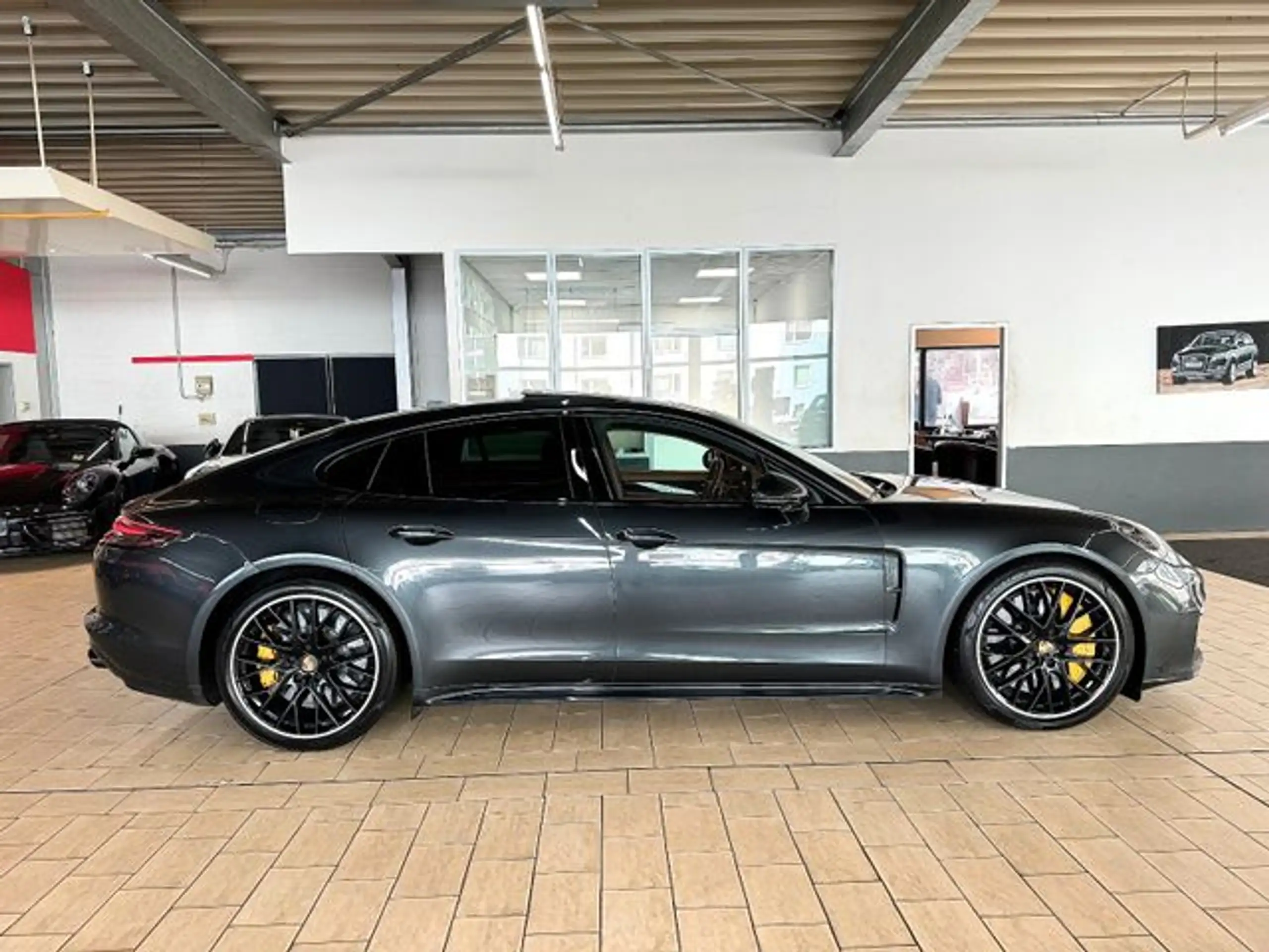 Porsche - Panamera