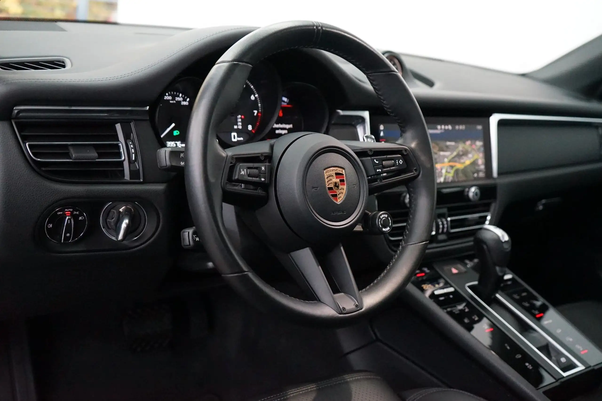 Porsche - Macan