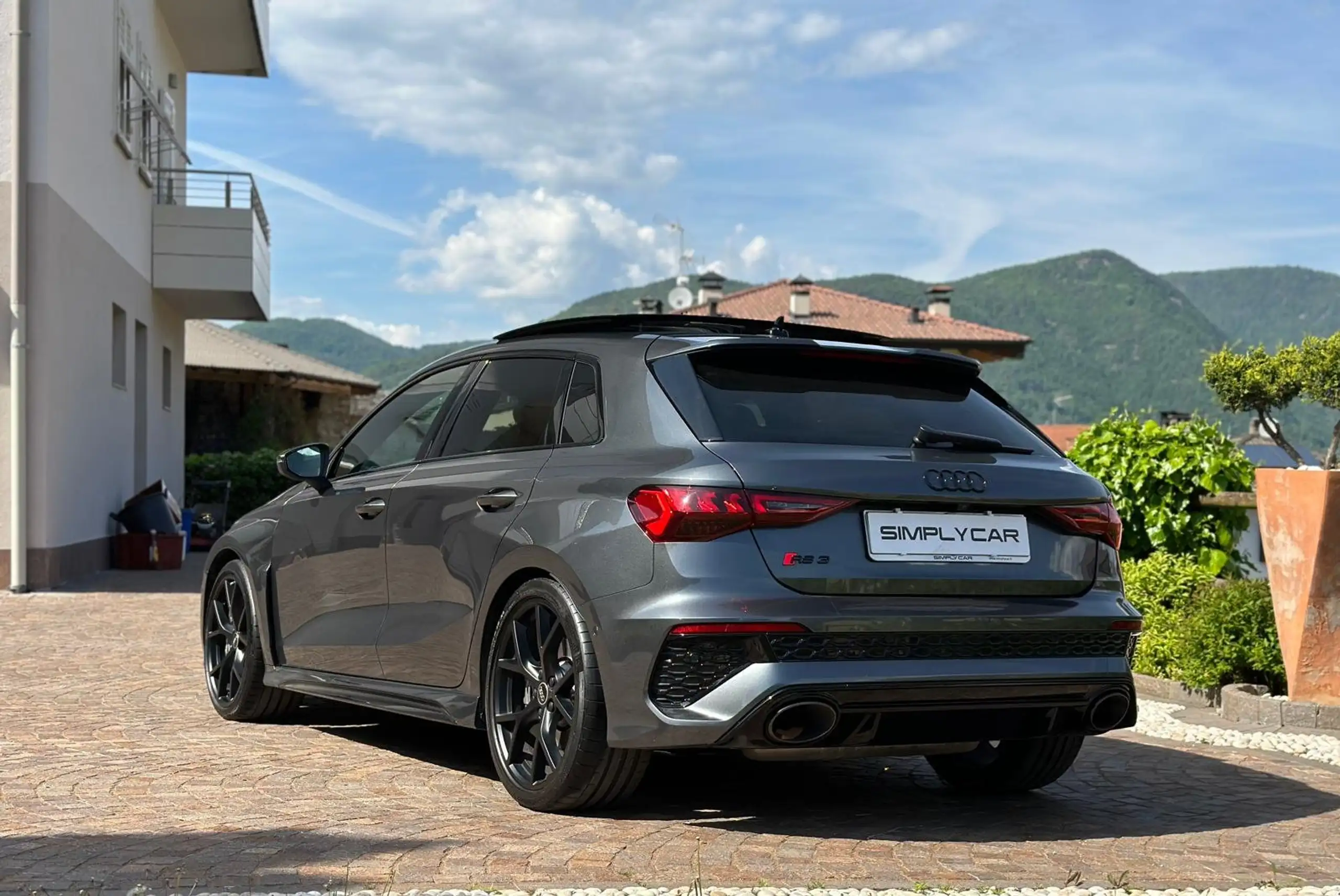 Audi - RS3